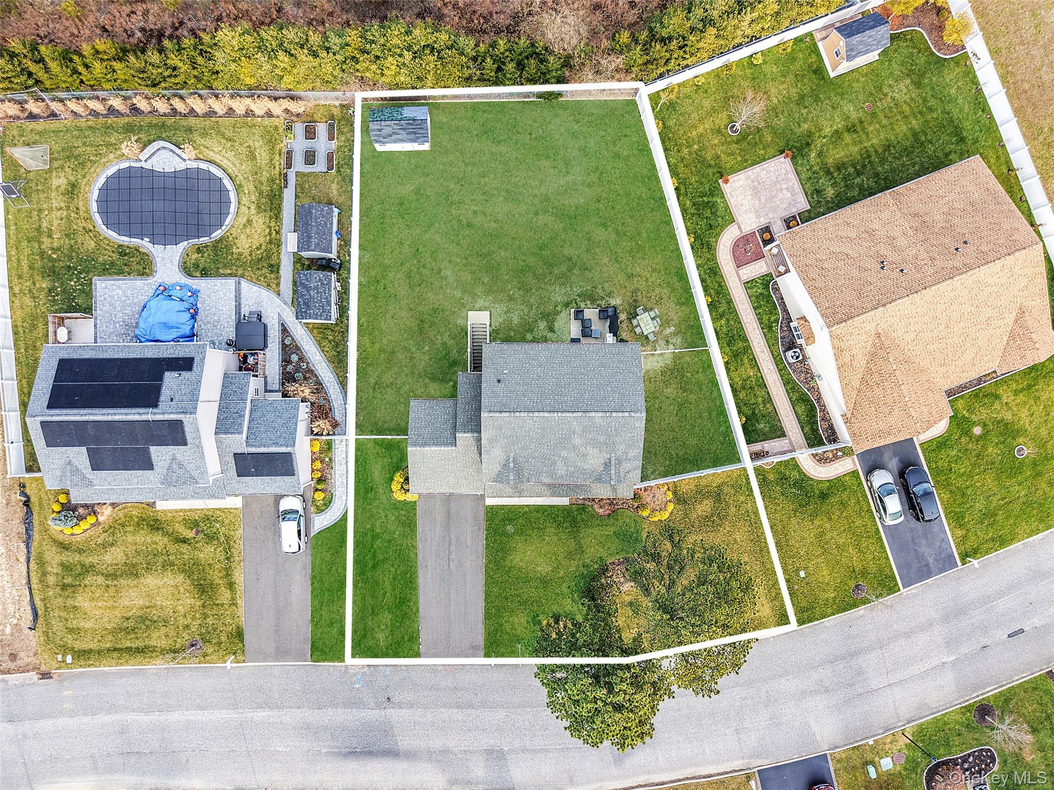 Single Family Pondview  Suffolk County, NY 11967, MLS-941803-8