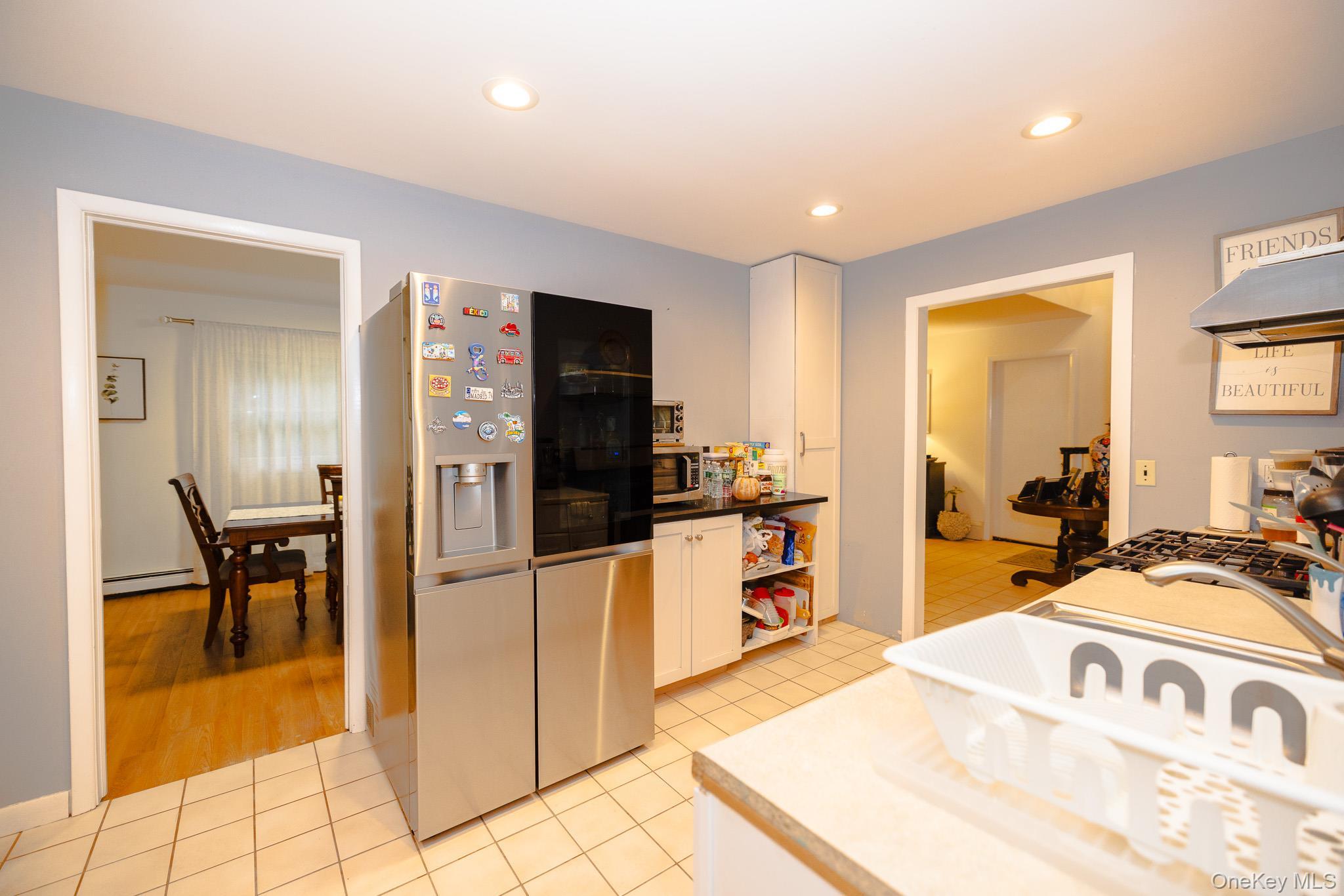 Single Family Kings Drive Suffolk County, NY 11901, MLS-941812-10