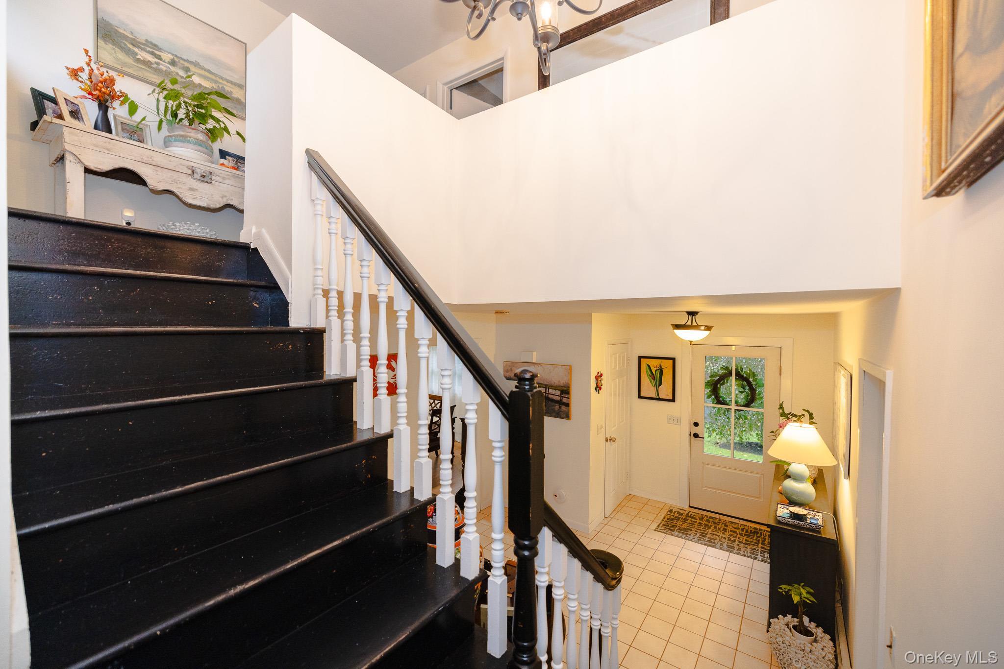Single Family Kings Drive Suffolk County, NY 11901, MLS-941812-11