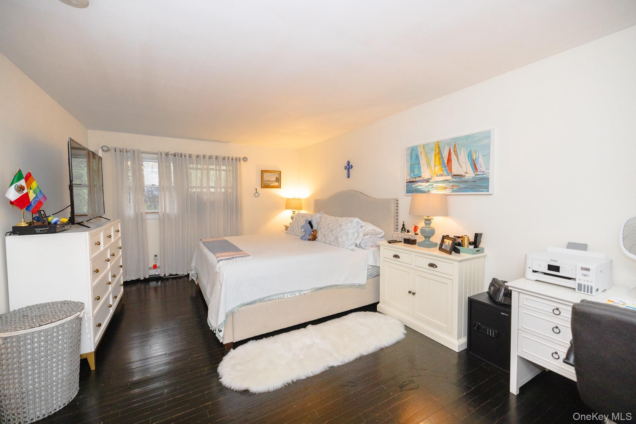 Single Family Kings Drive Suffolk County, NY 11901, MLS-941812-13