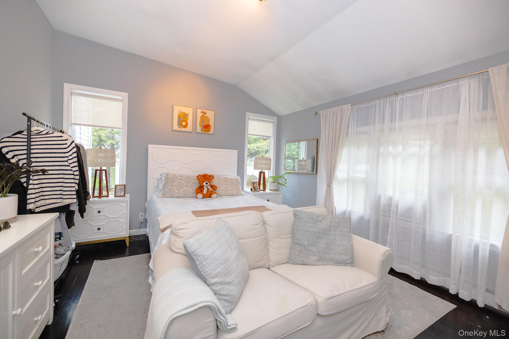 Single Family Kings Drive Suffolk County, NY 11901, MLS-941812-18