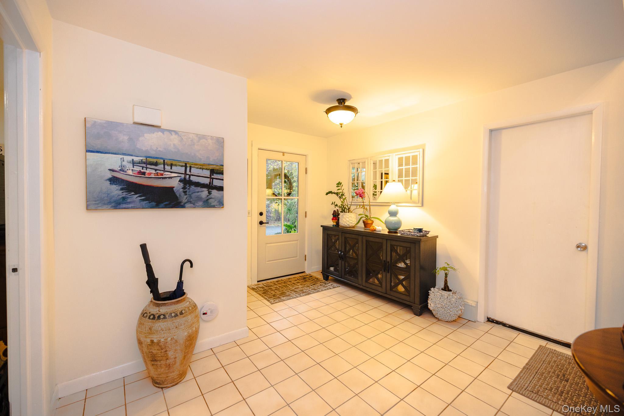 Single Family Kings Drive Suffolk County, NY 11901, MLS-941812-2