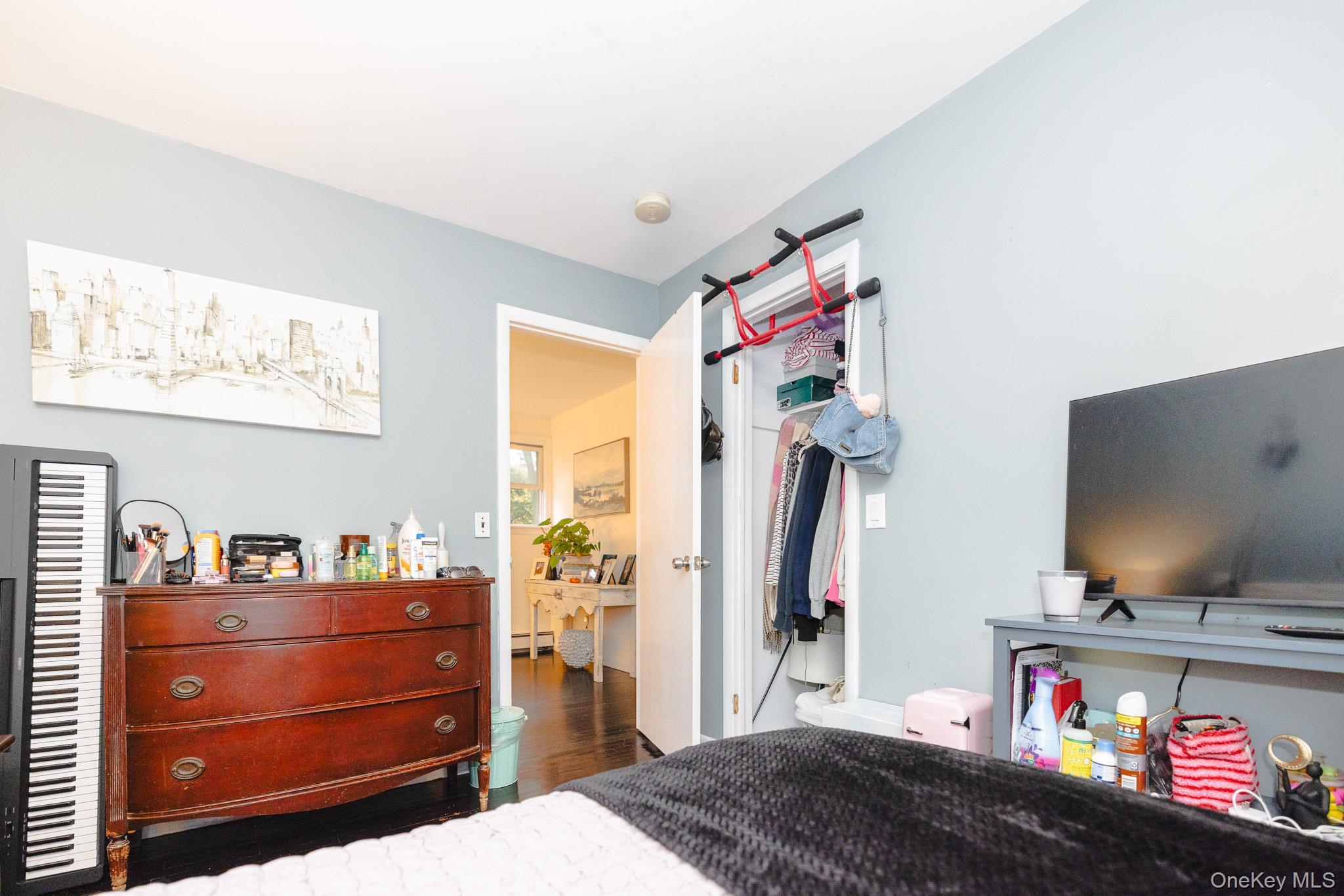 Single Family Kings Drive Suffolk County, NY 11901, MLS-941812-21