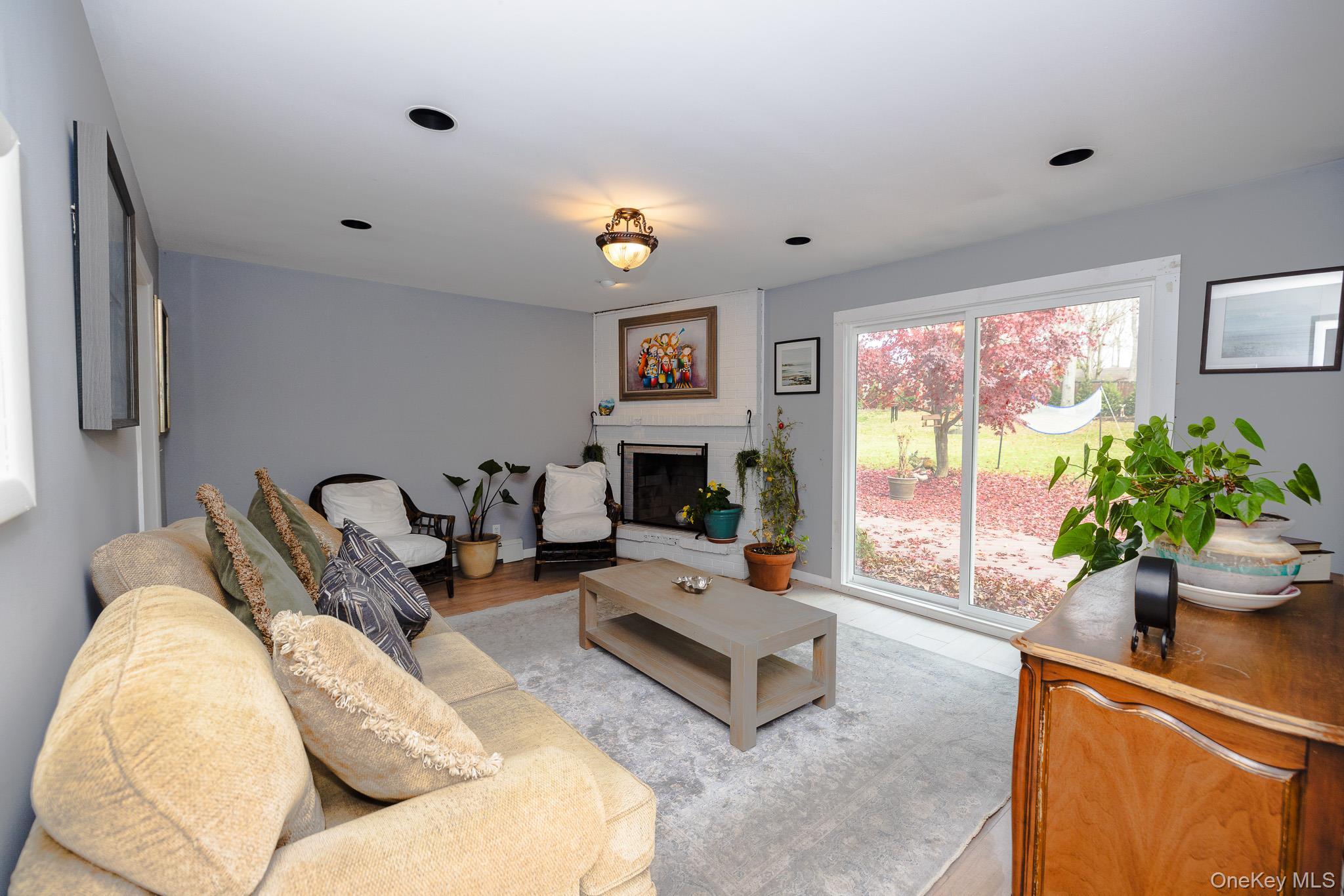 Single Family Kings Drive Suffolk County, NY 11901, MLS-941812-25