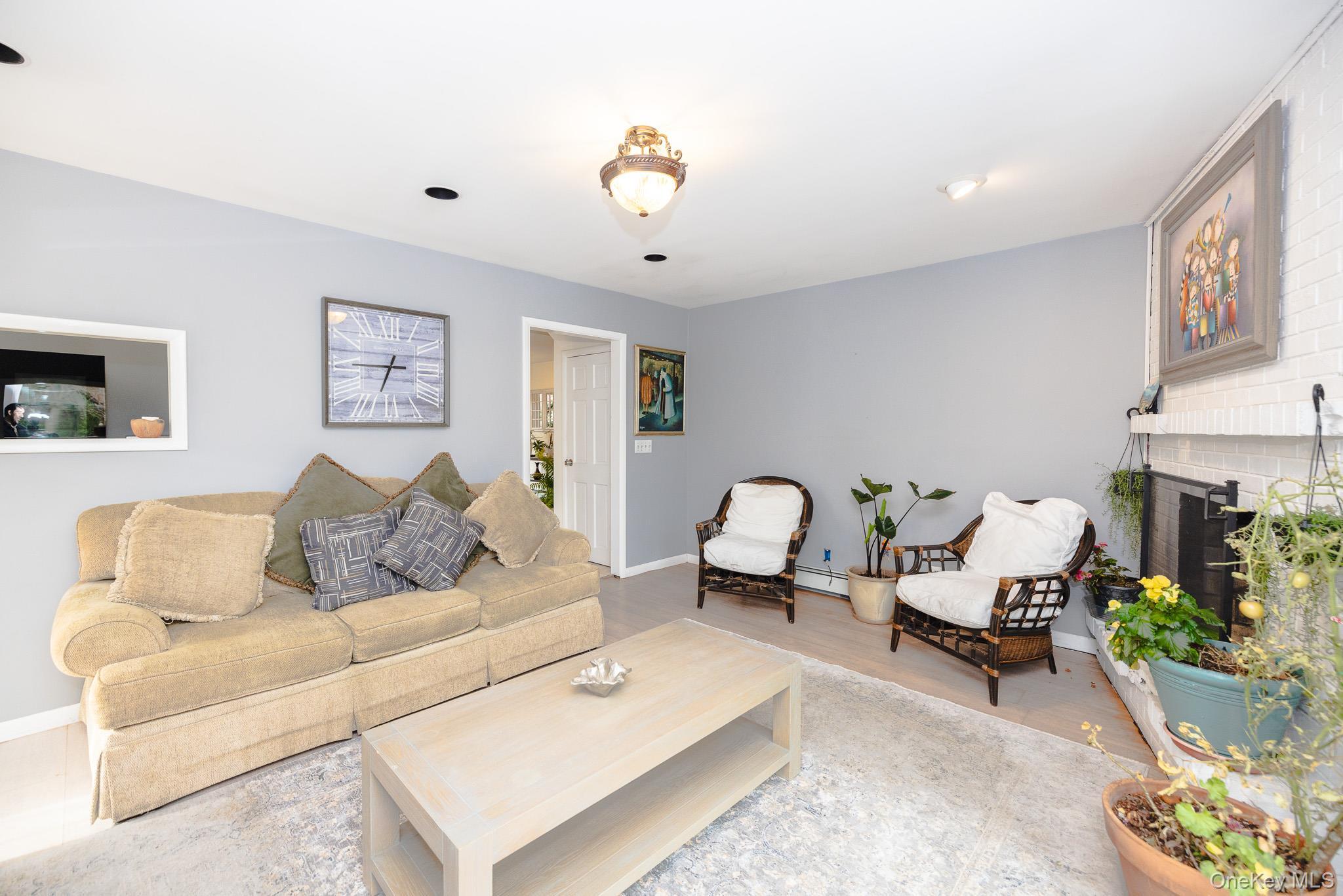 Single Family Kings Drive Suffolk County, NY 11901, MLS-941812-30