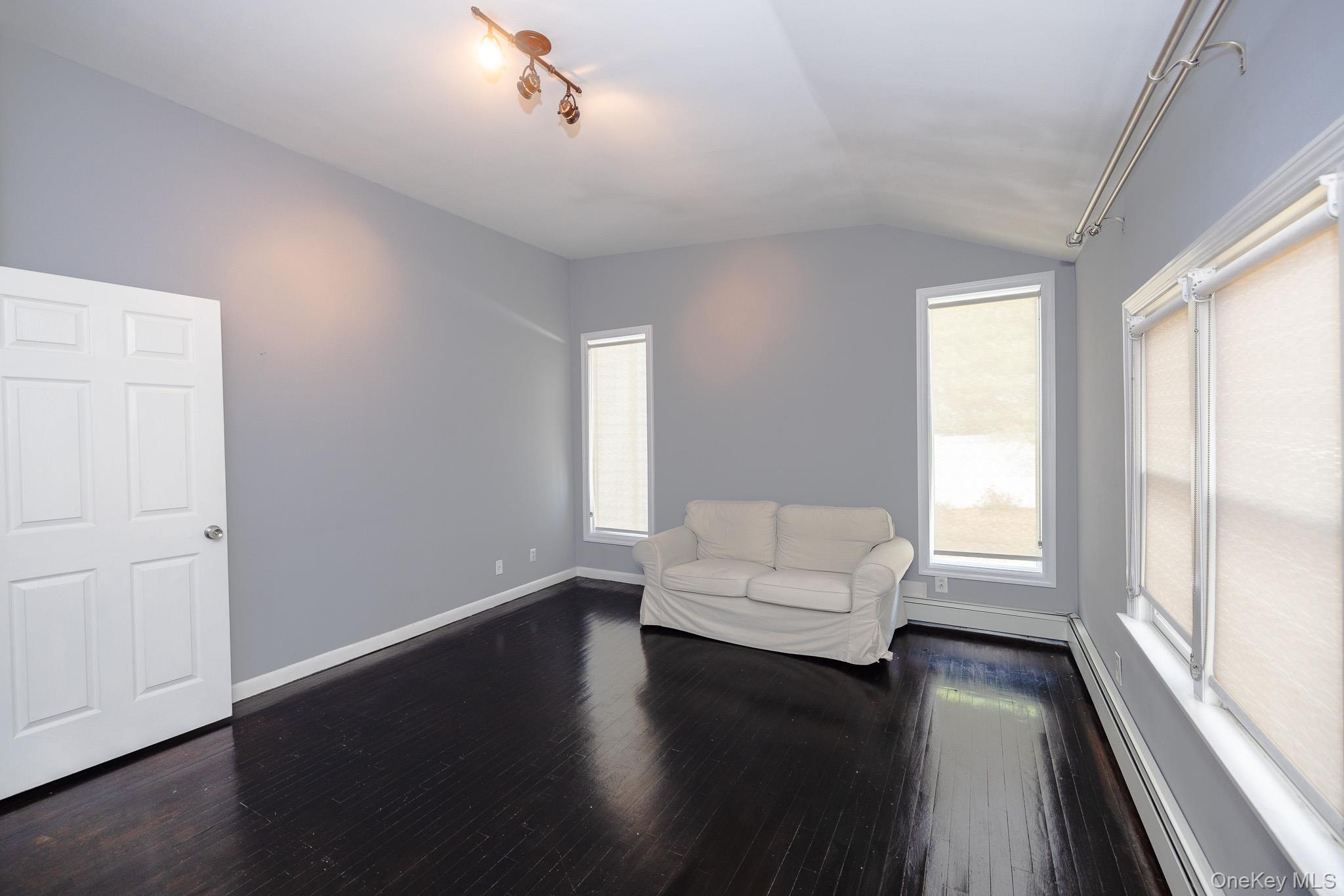 Single Family Kings Drive Suffolk County, NY 11901, MLS-941812-31