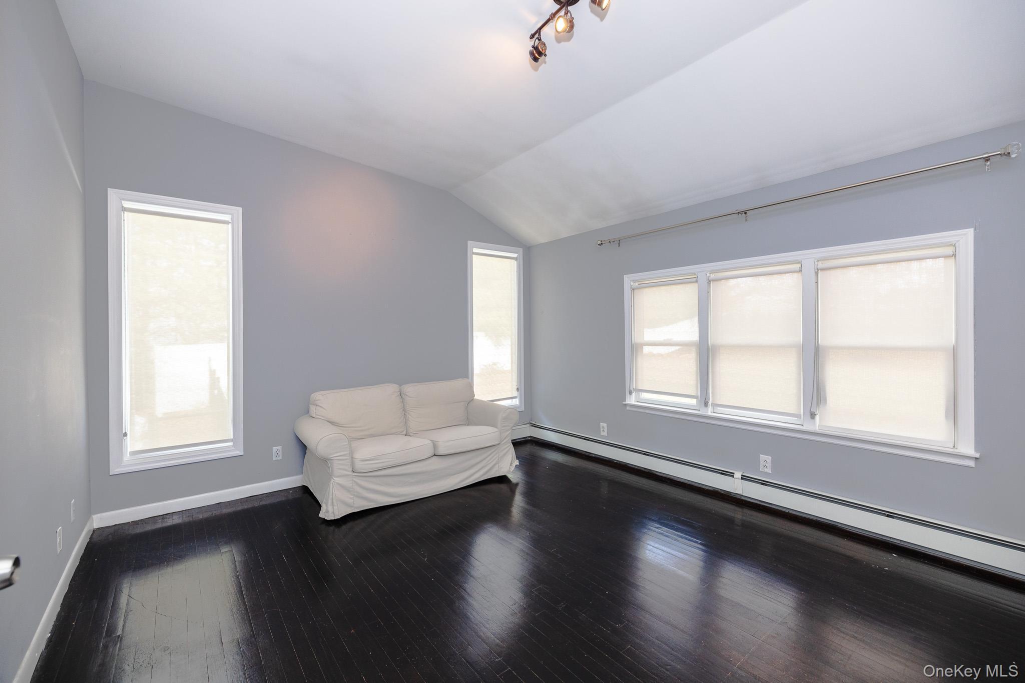 Single Family Kings Drive Suffolk County, NY 11901, MLS-941812-32