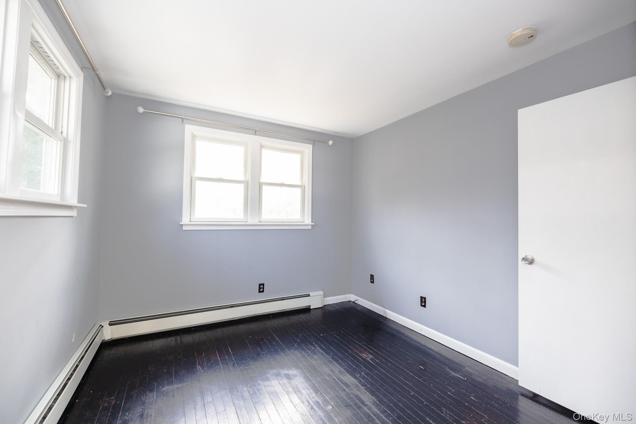 Single Family Kings Drive Suffolk County, NY 11901, MLS-941812-33
