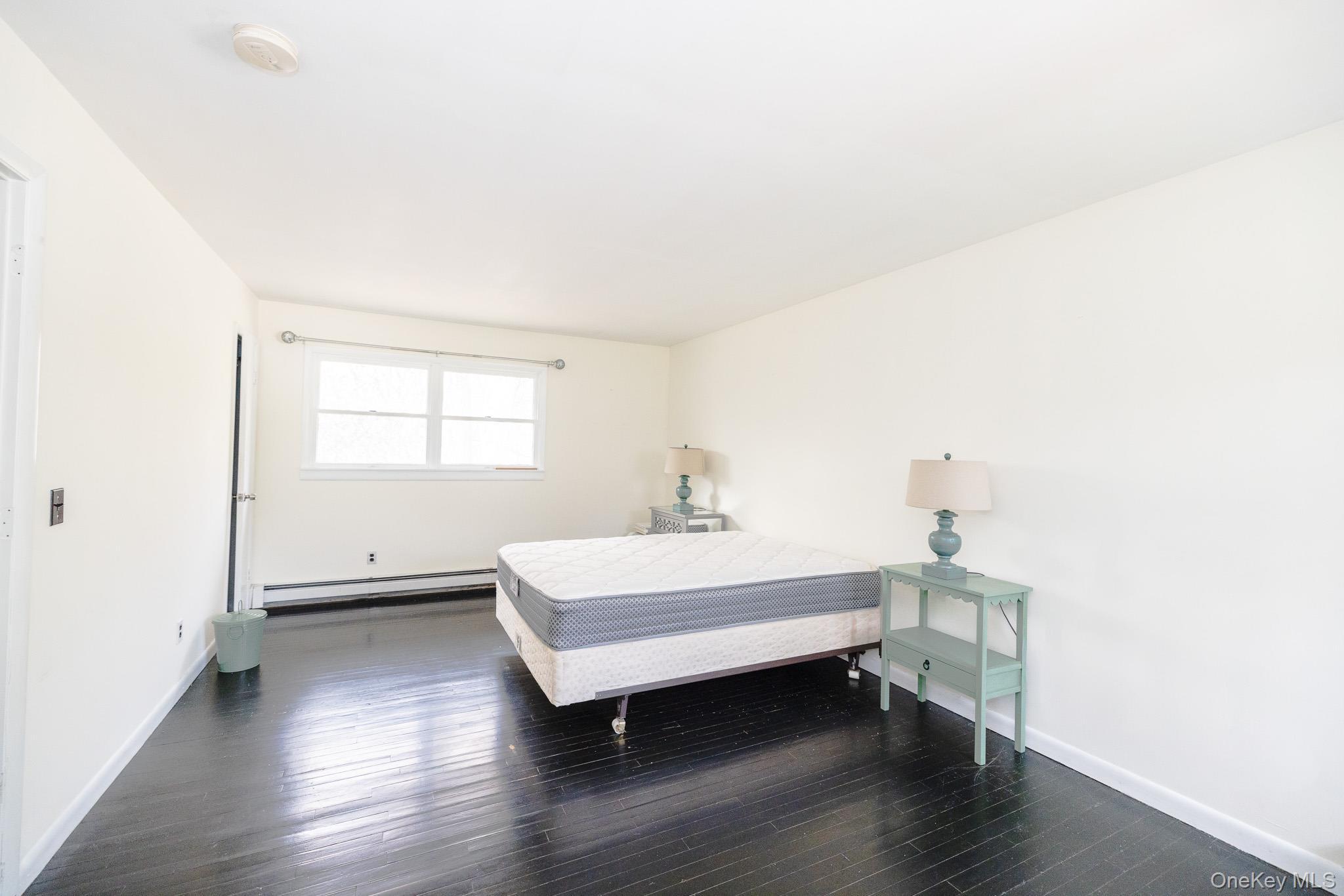 Single Family Kings Drive Suffolk County, NY 11901, MLS-941812-37