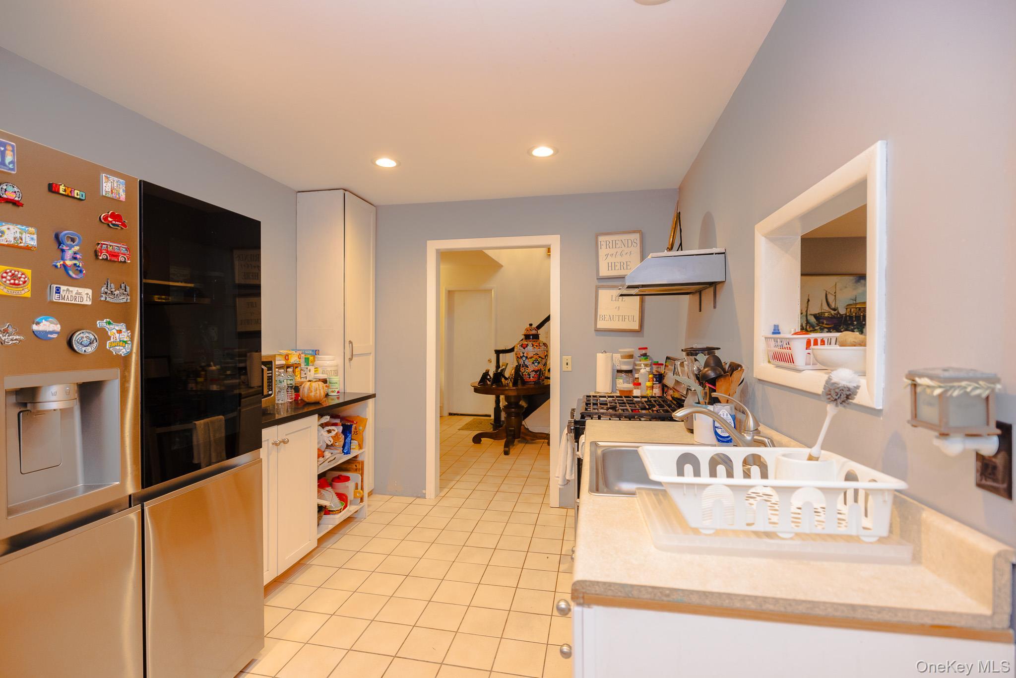 Single Family Kings Drive Suffolk County, NY 11901, MLS-941812-7