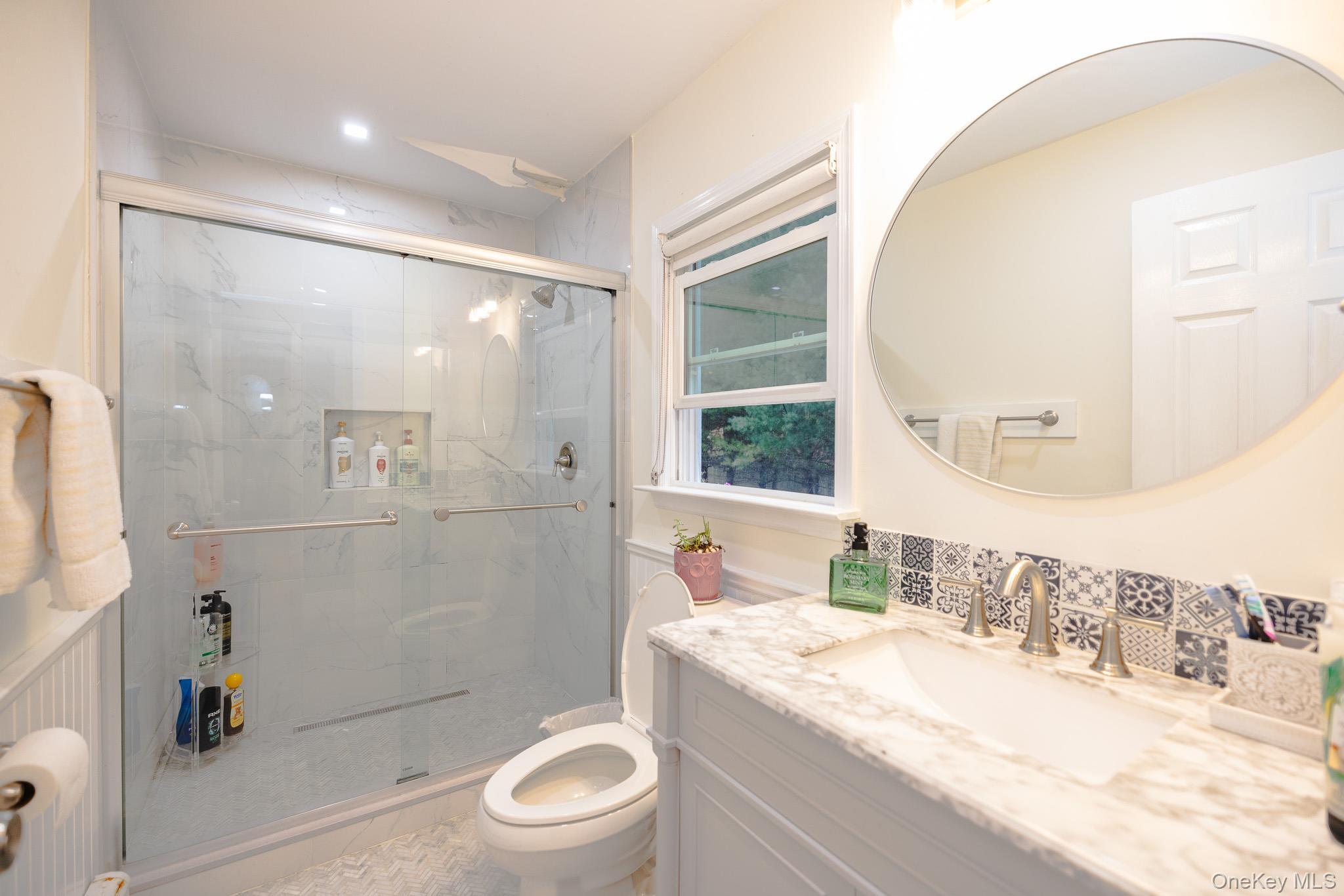 Single Family Kings Drive Suffolk County, NY 11901, MLS-941812-8