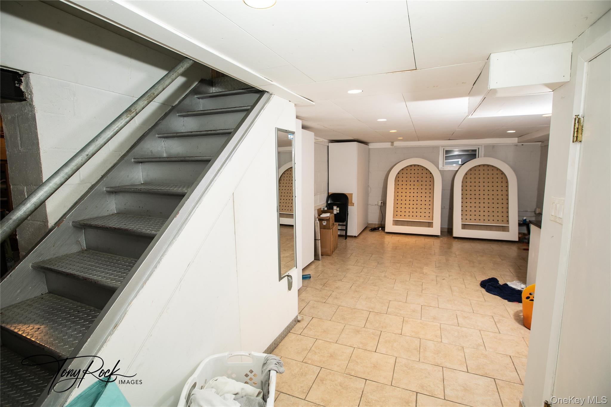 Single Family Glamford Nassau County, NY 11050, MLS-941813-13