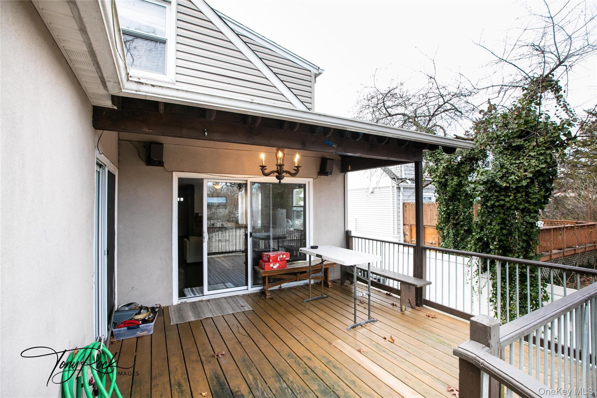 Single Family Glamford  Nassau County, NY 11050, MLS-941813-16