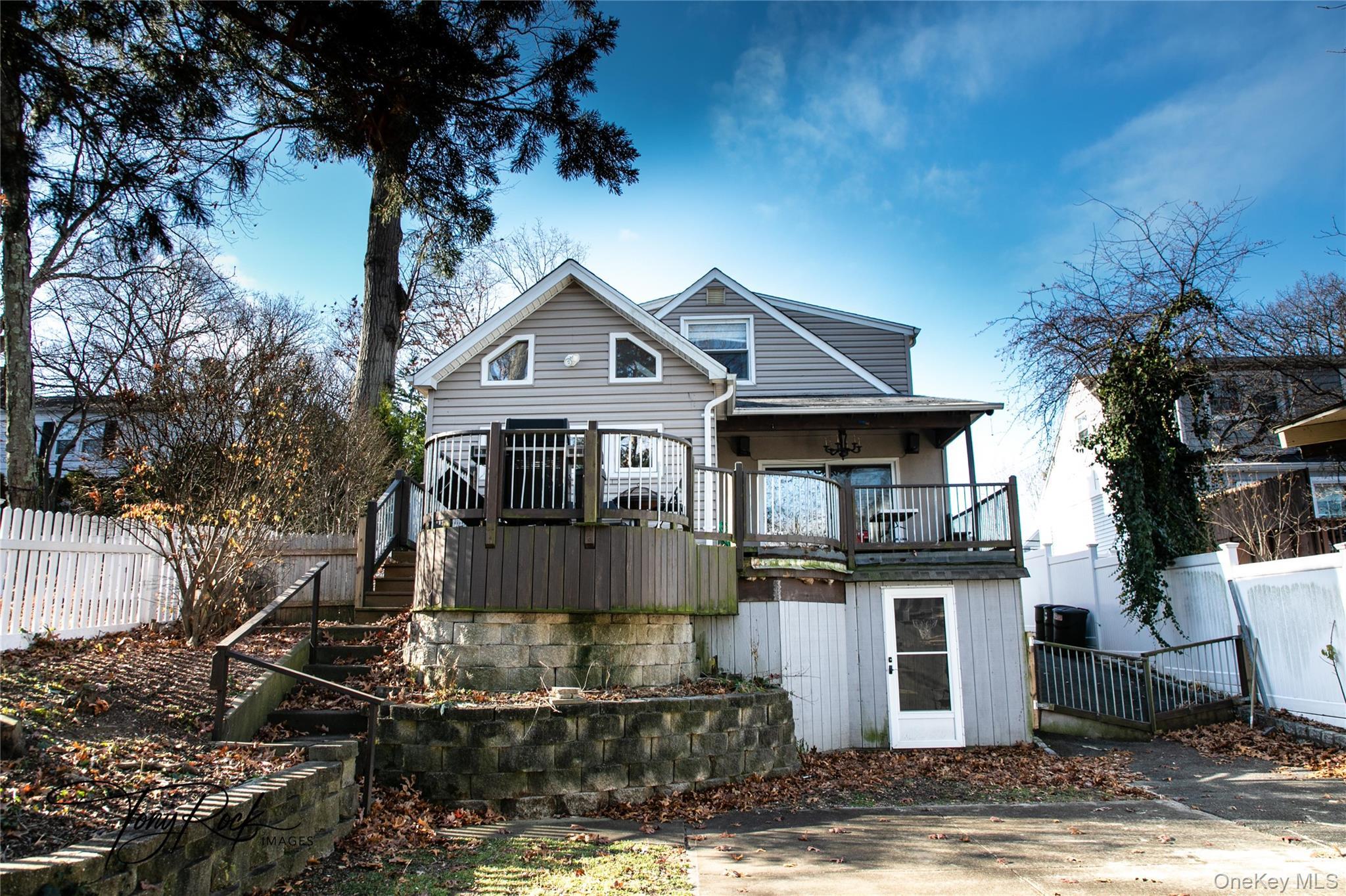 Single Family Glamford Nassau County, NY 11050, MLS-941813-3