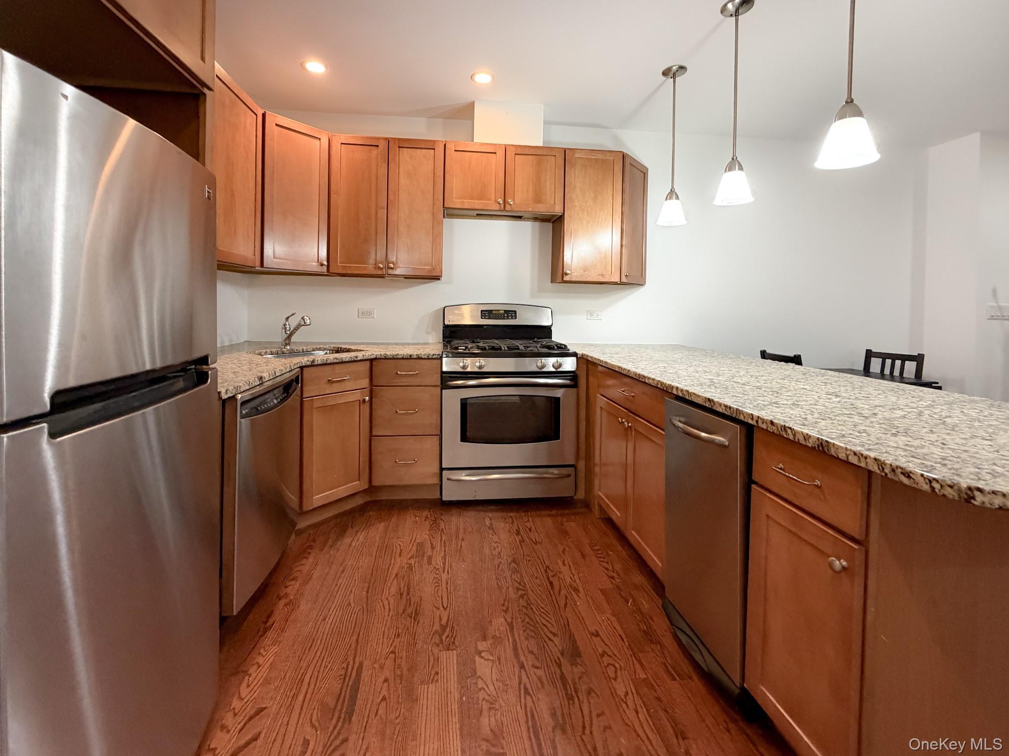 Condo Beach 100th  Queens, NY 11694, MLS-941831-10