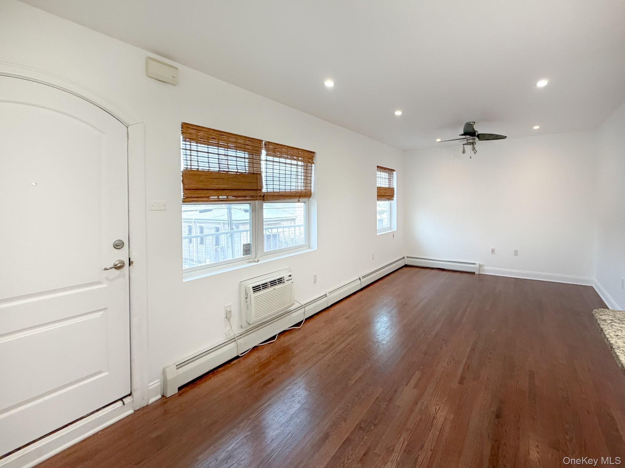 Condo Beach 100th  Queens, NY 11694, MLS-941831-5