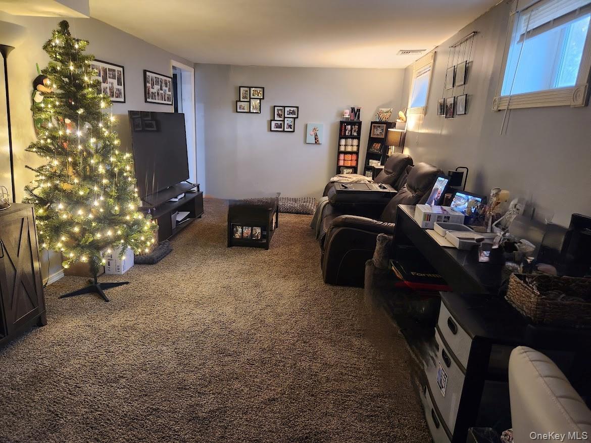 Single Family 3rd Suffolk County, NY 11704, MLS-941834-13