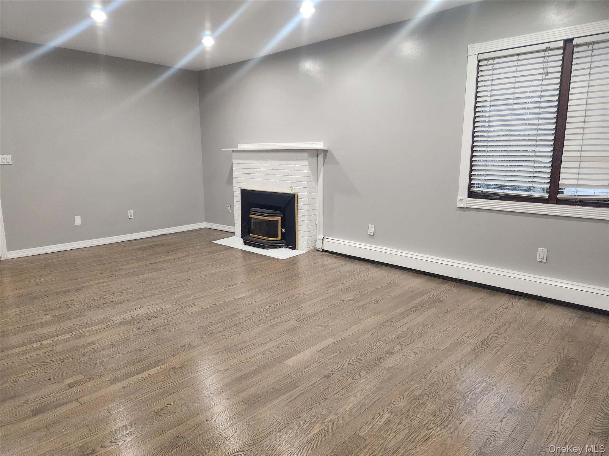 Single Family 3rd Suffolk County, NY 11704, MLS-941834-3