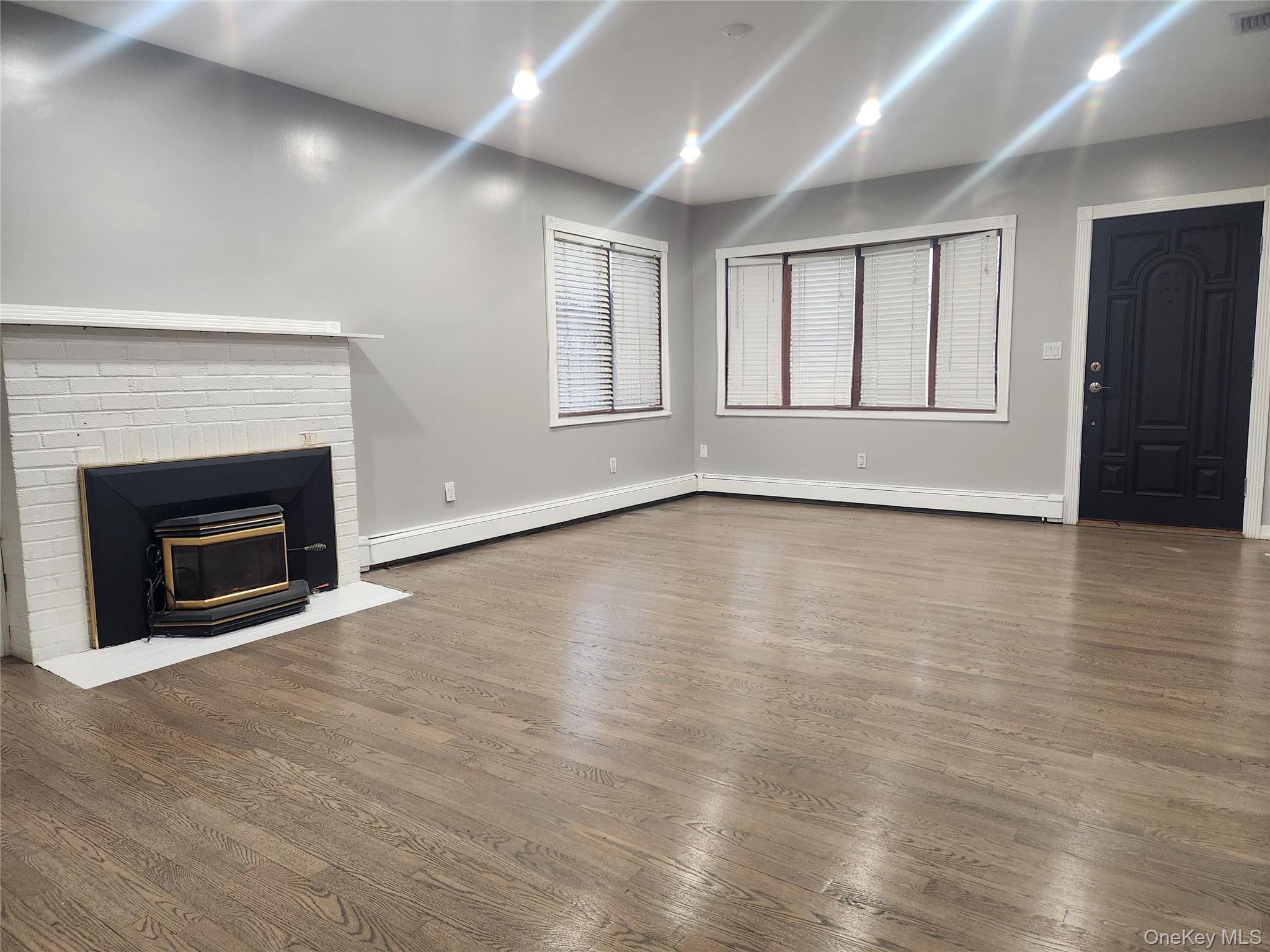 Single Family 3rd Suffolk County, NY 11704, MLS-941834-4