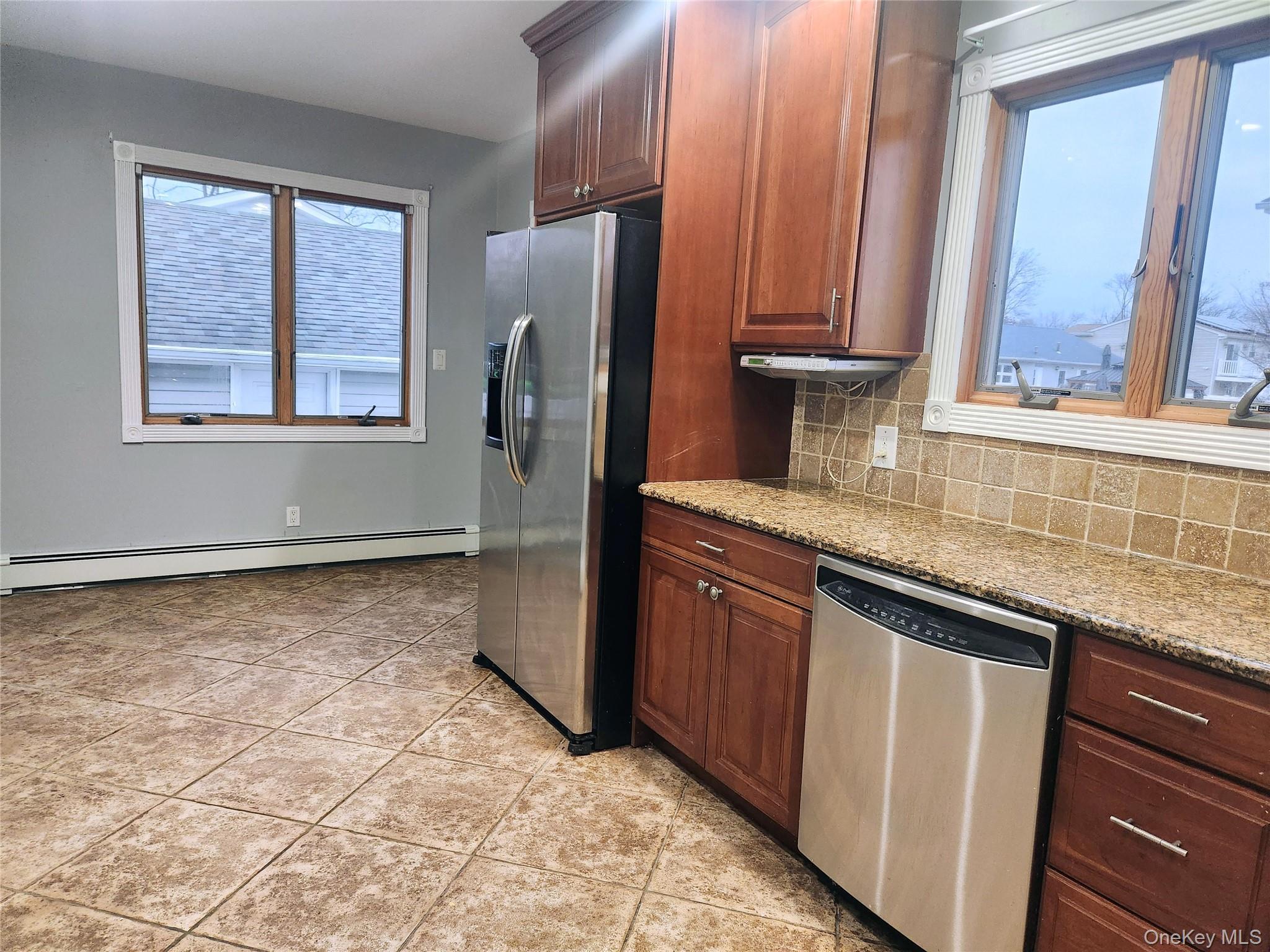 Single Family 3rd Suffolk County, NY 11704, MLS-941834-7