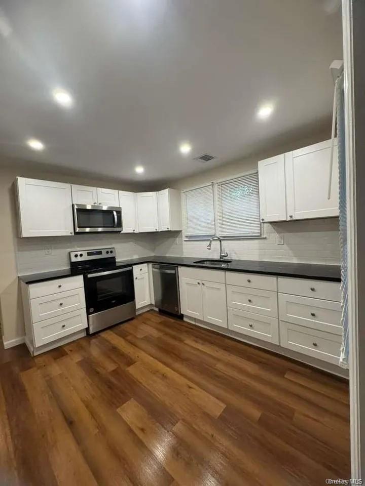 Single Family Orchid Suffolk County, NY 11951, MLS-941880-4