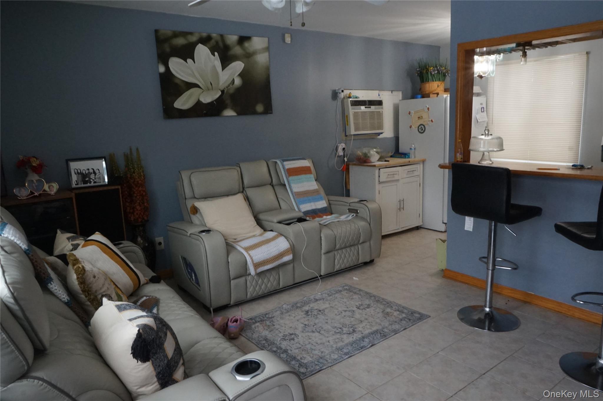 Single Family Thompson  Suffolk County, NY 11706, MLS-941910-2