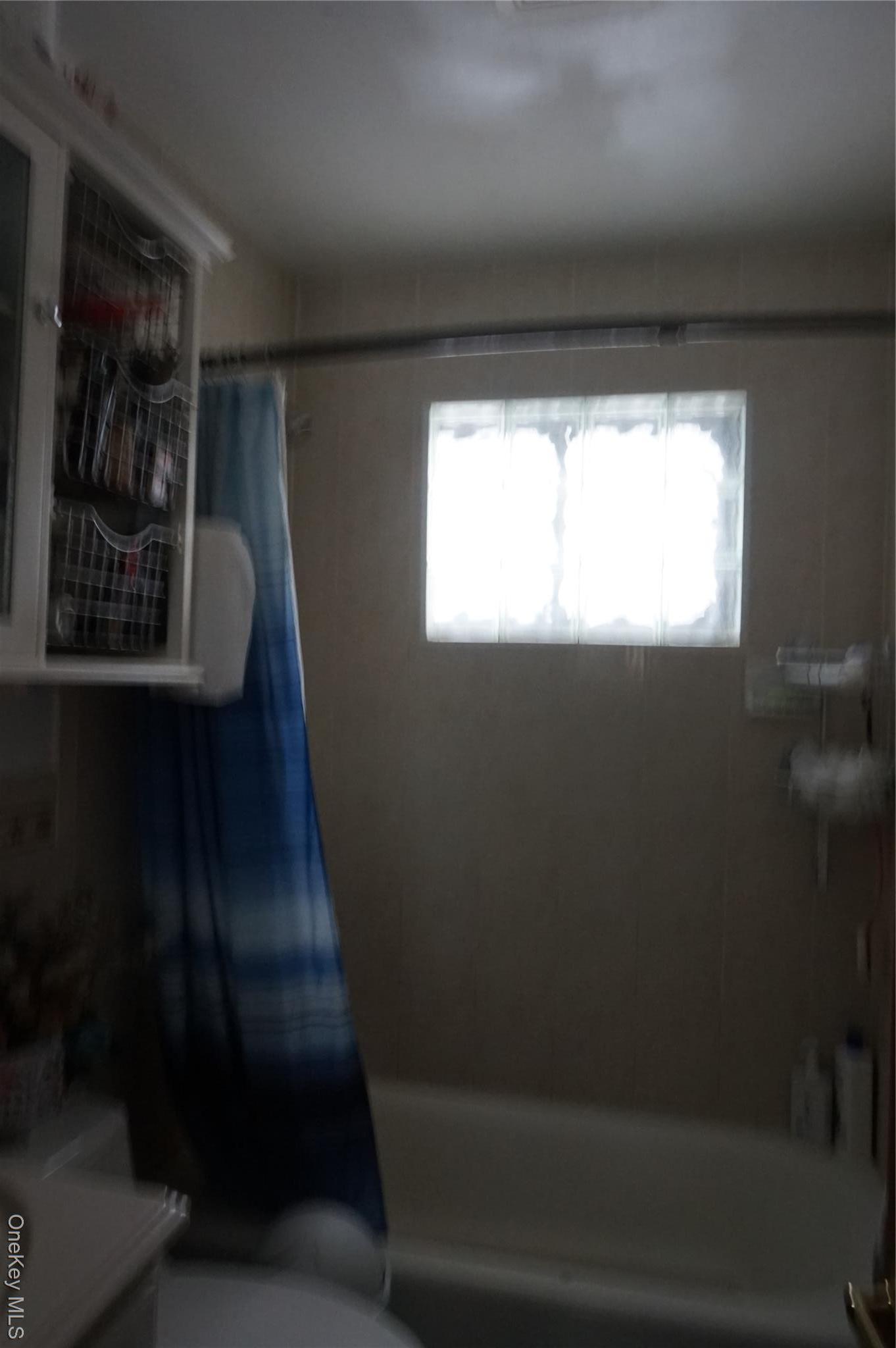 Single Family Thompson  Suffolk County, NY 11706, MLS-941910-8