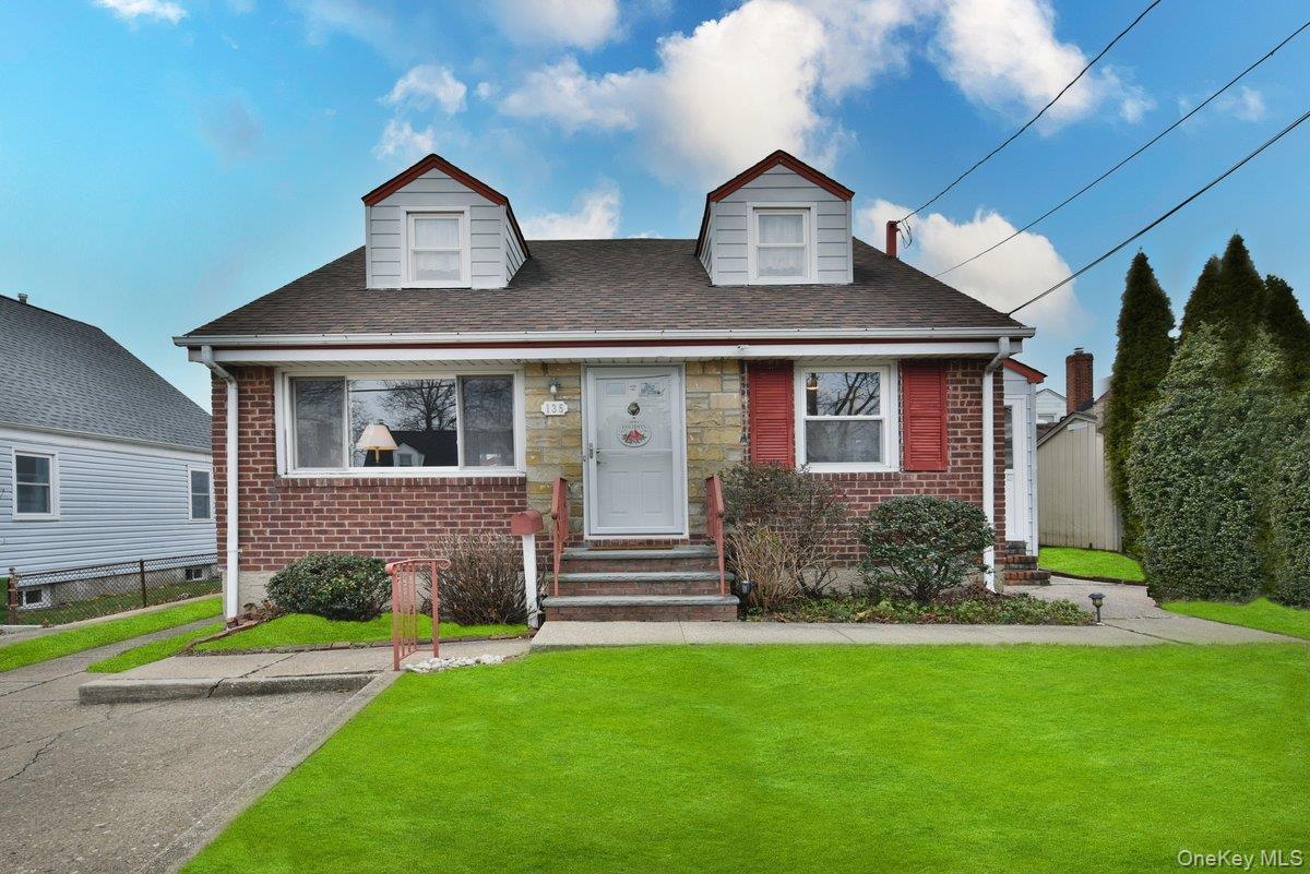 Single Family Barwick  Nassau County, NY 11501, MLS-941917-2