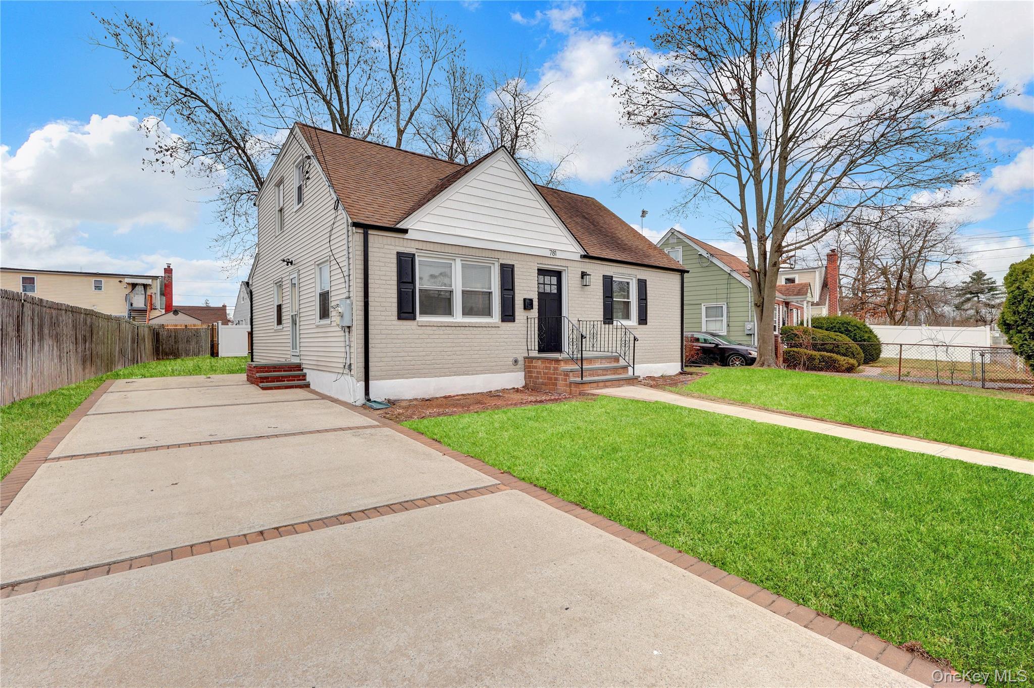 Single Family Union  Nassau County, NY 11553, MLS-941937-24