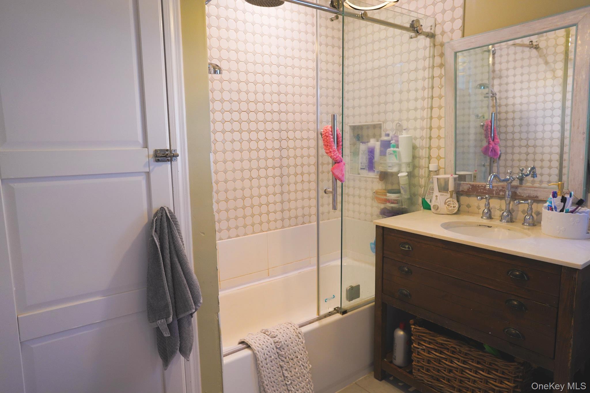 Single Family Everett  Nassau County, NY 11563, MLS-941938-16