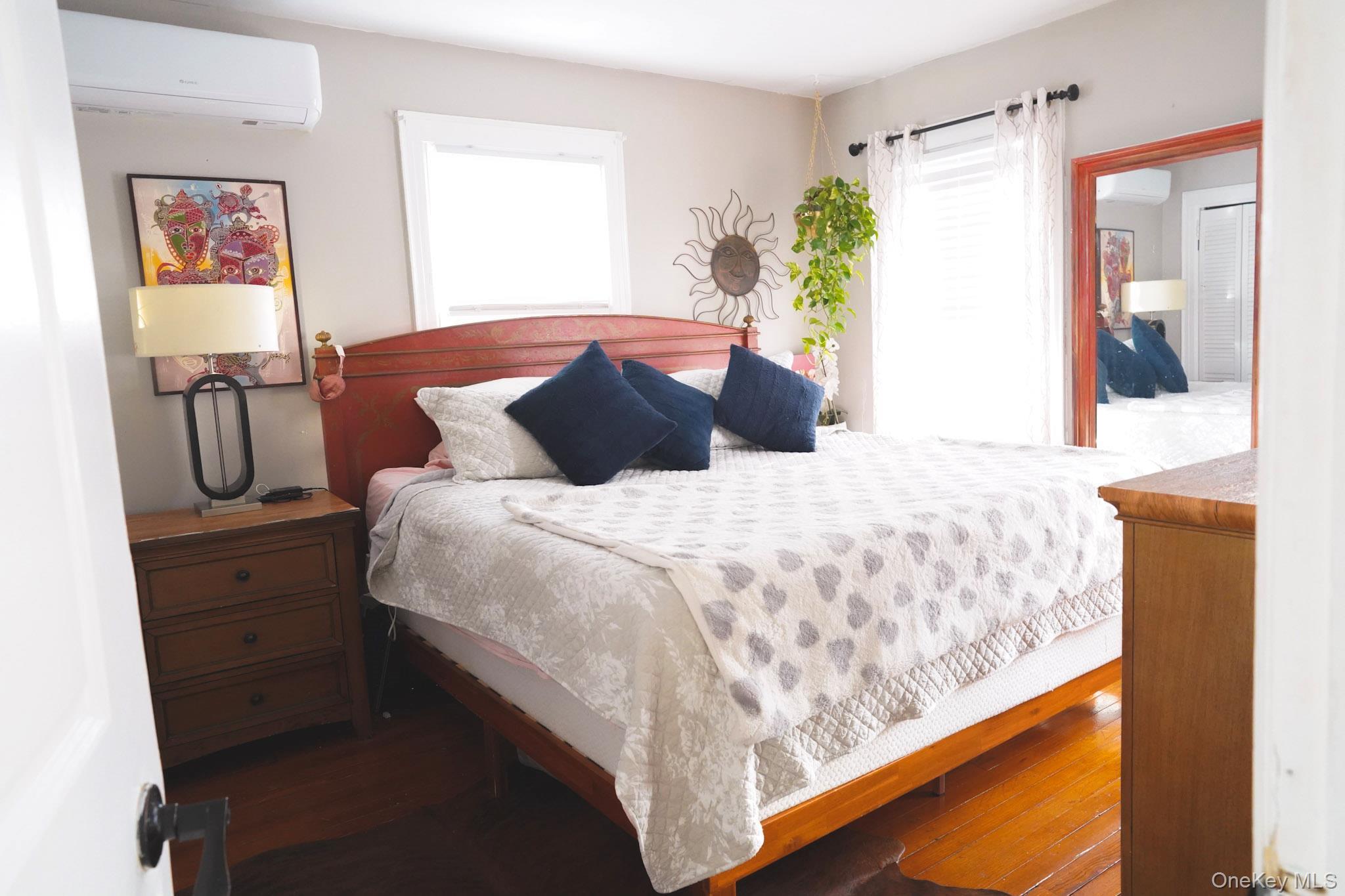 Single Family Everett  Nassau County, NY 11563, MLS-941938-18