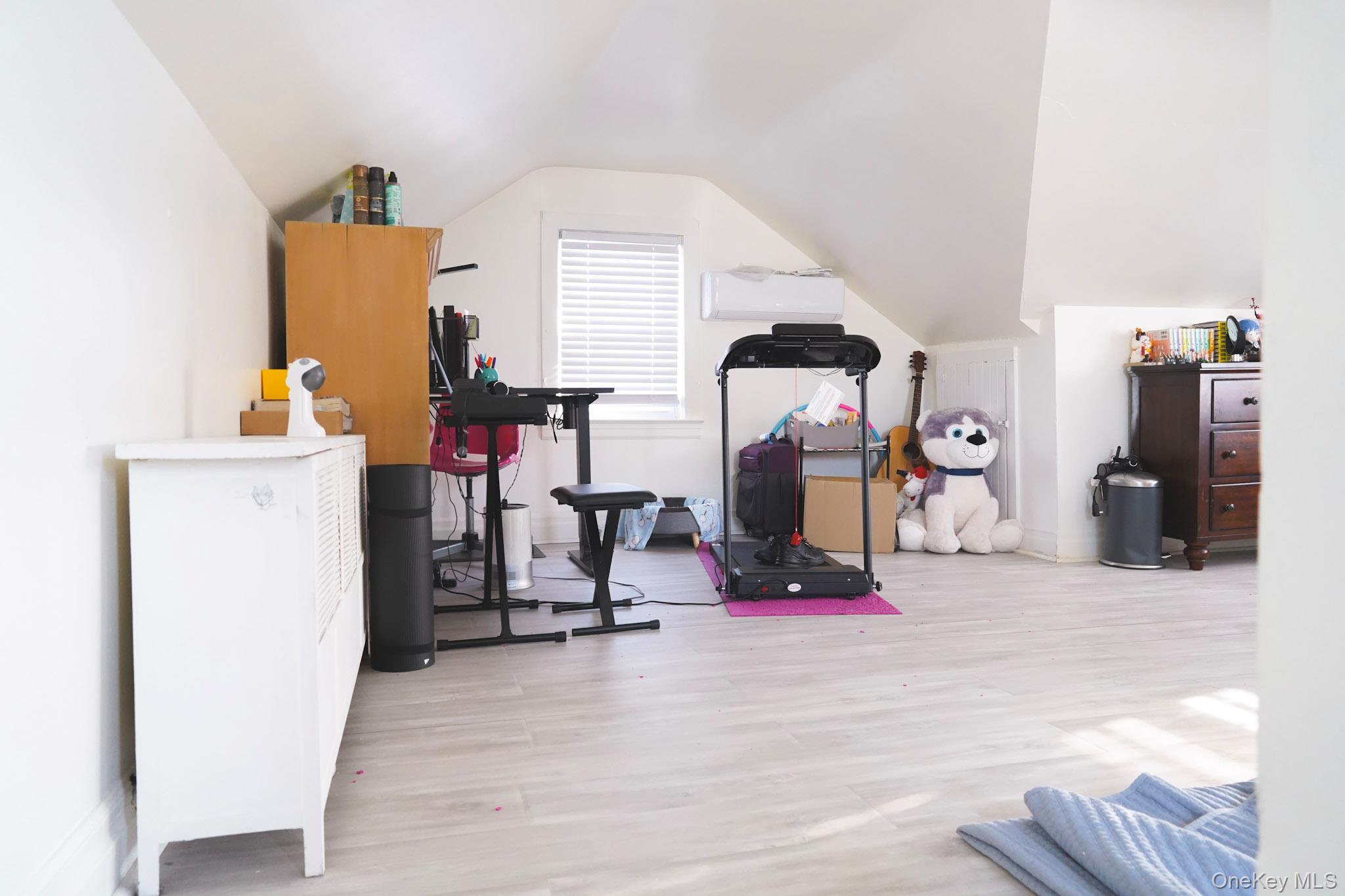 Single Family Everett  Nassau County, NY 11563, MLS-941938-22