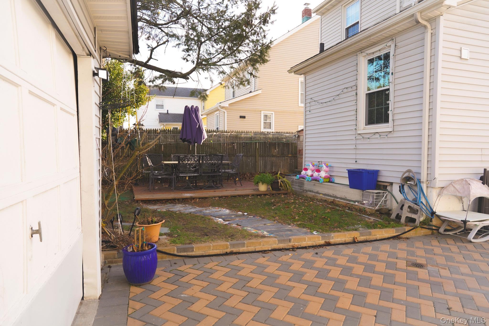 Single Family Everett  Nassau County, NY 11563, MLS-941938-27