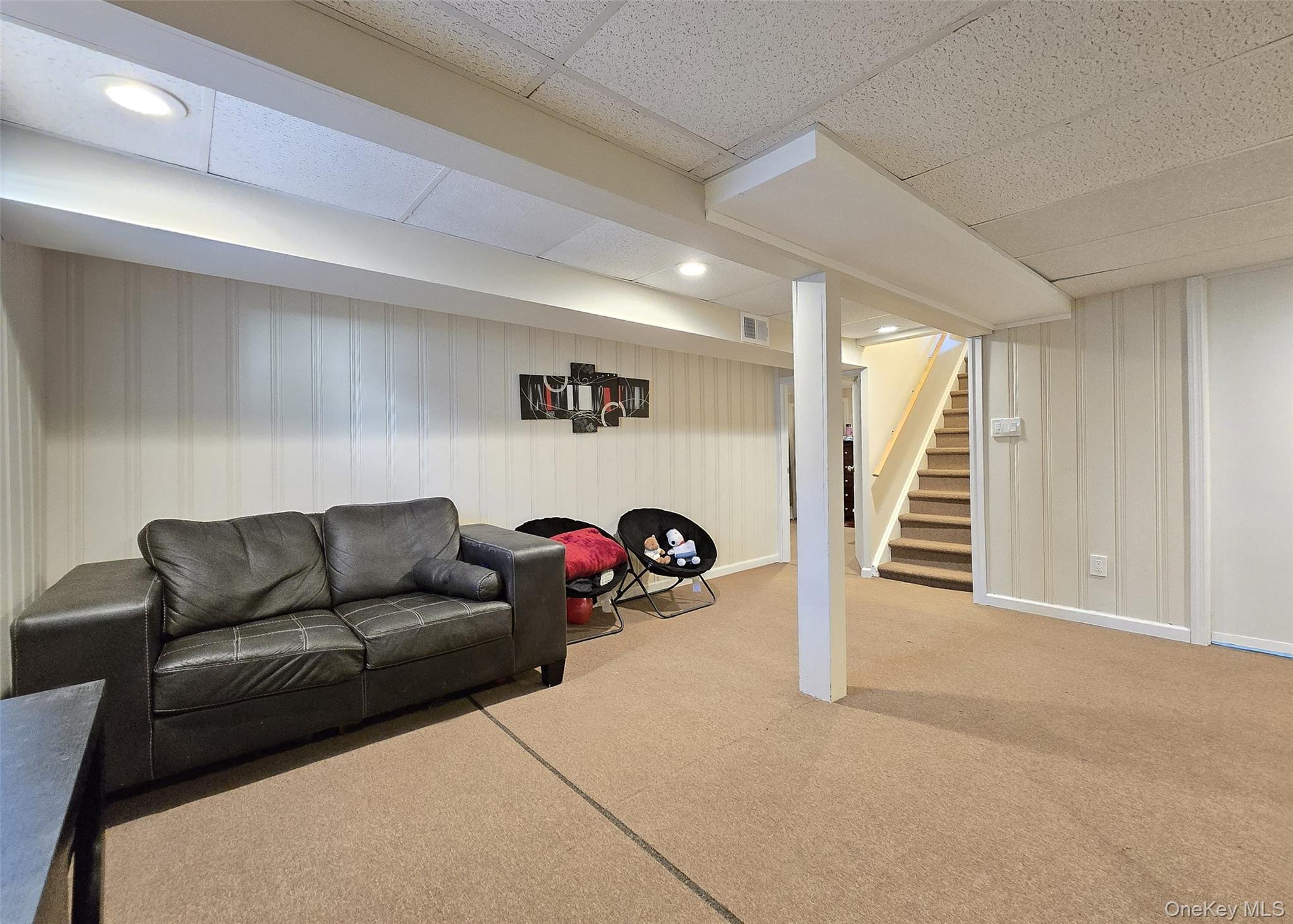 Single Family Virginia Suffolk County, NY 11720, MLS-941950-19