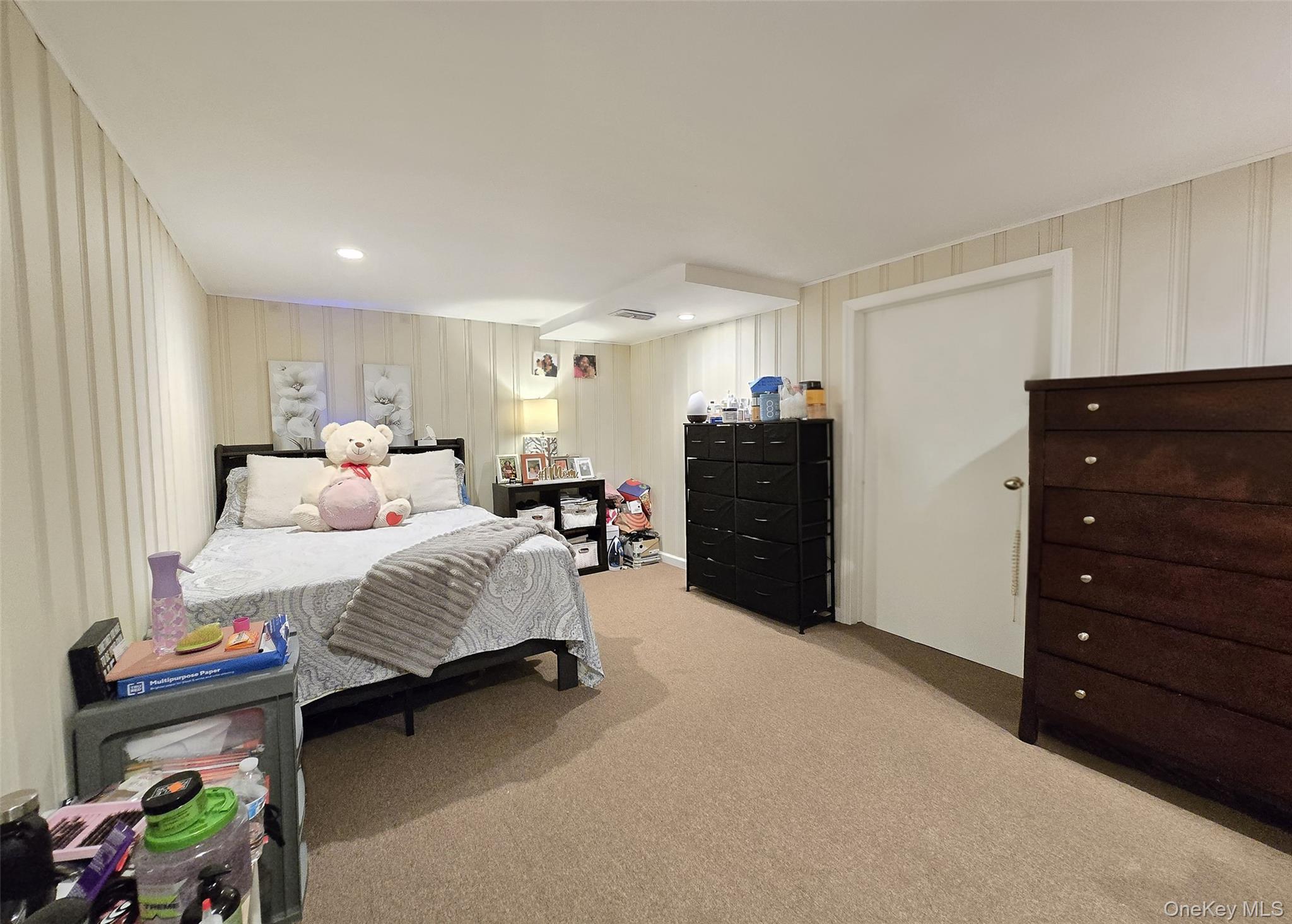 Single Family Virginia Suffolk County, NY 11720, MLS-941950-20