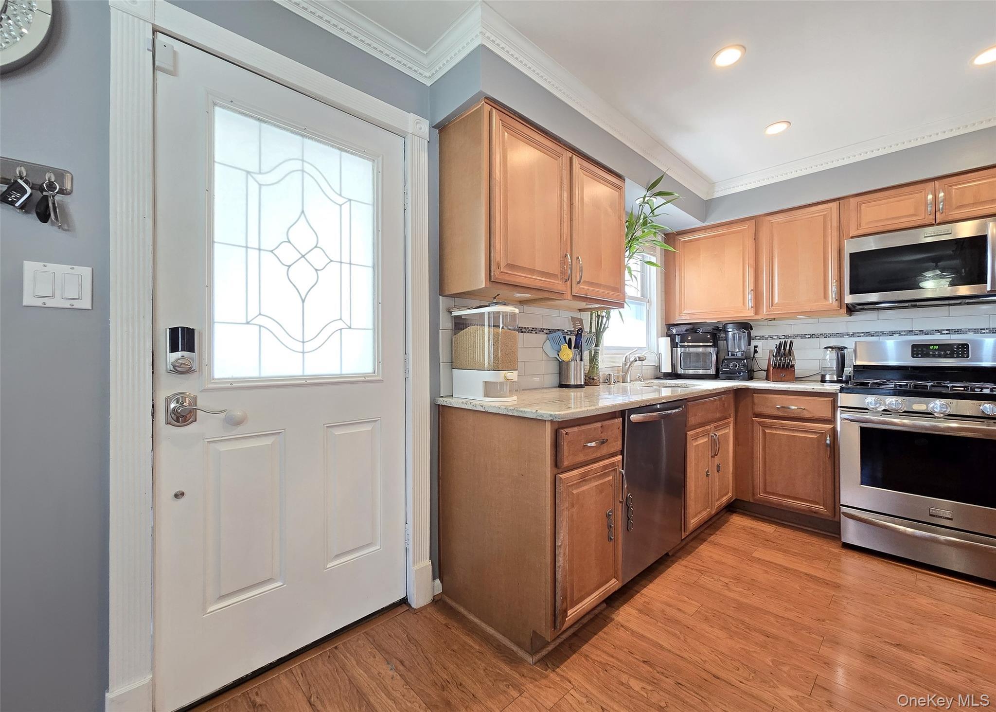 Single Family Virginia Suffolk County, NY 11720, MLS-941950-7