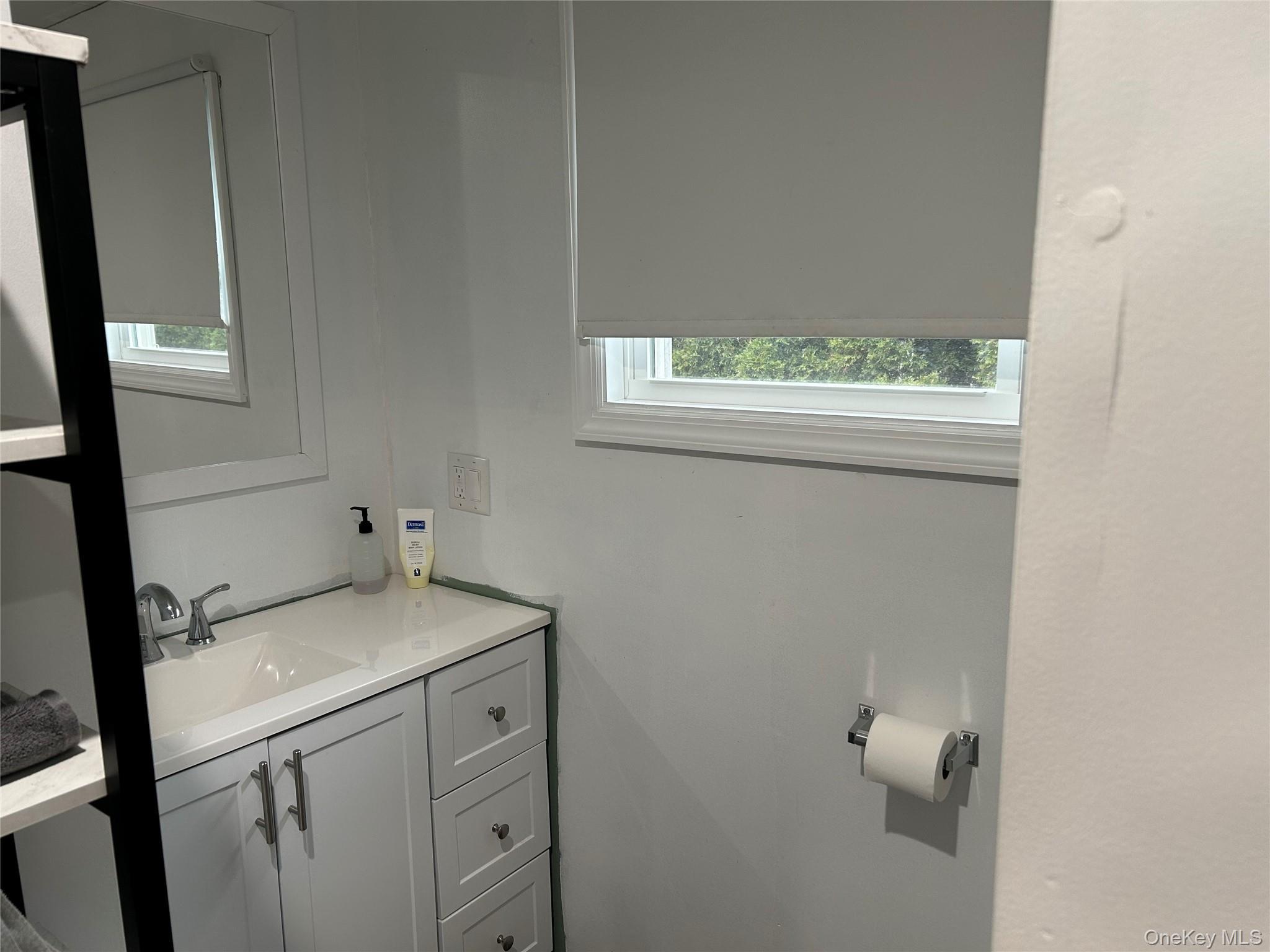 Single Family Fanning  Suffolk County, NY 11901, MLS-941978-15