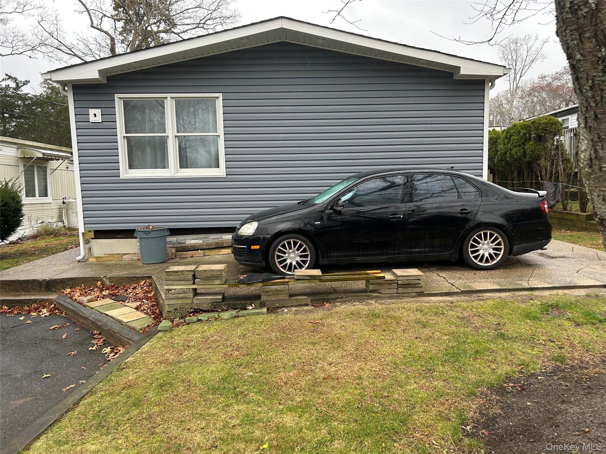 Single Family Fanning  Suffolk County, NY 11901, MLS-941978-2