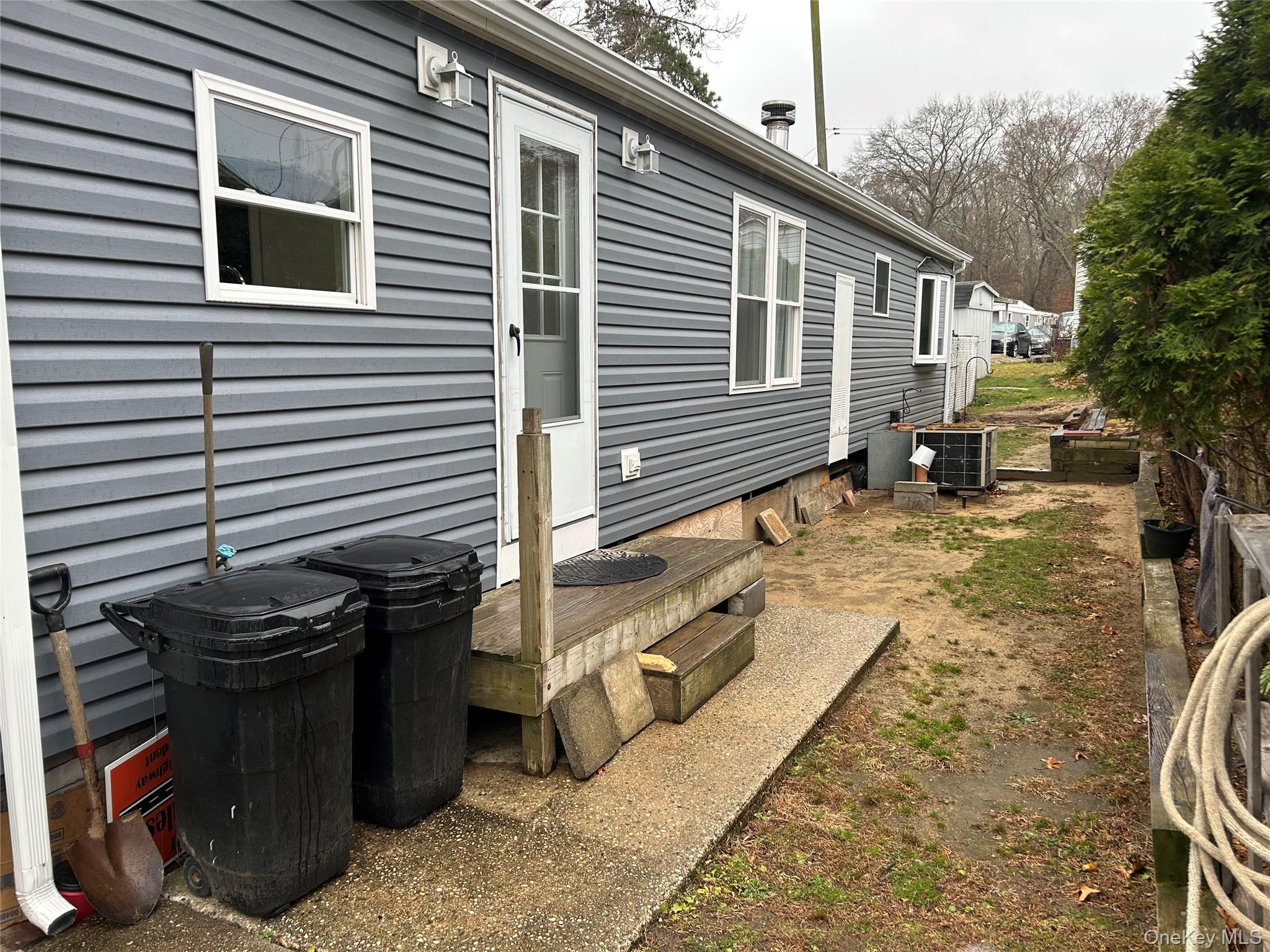 Single Family Fanning  Suffolk County, NY 11901, MLS-941978-3