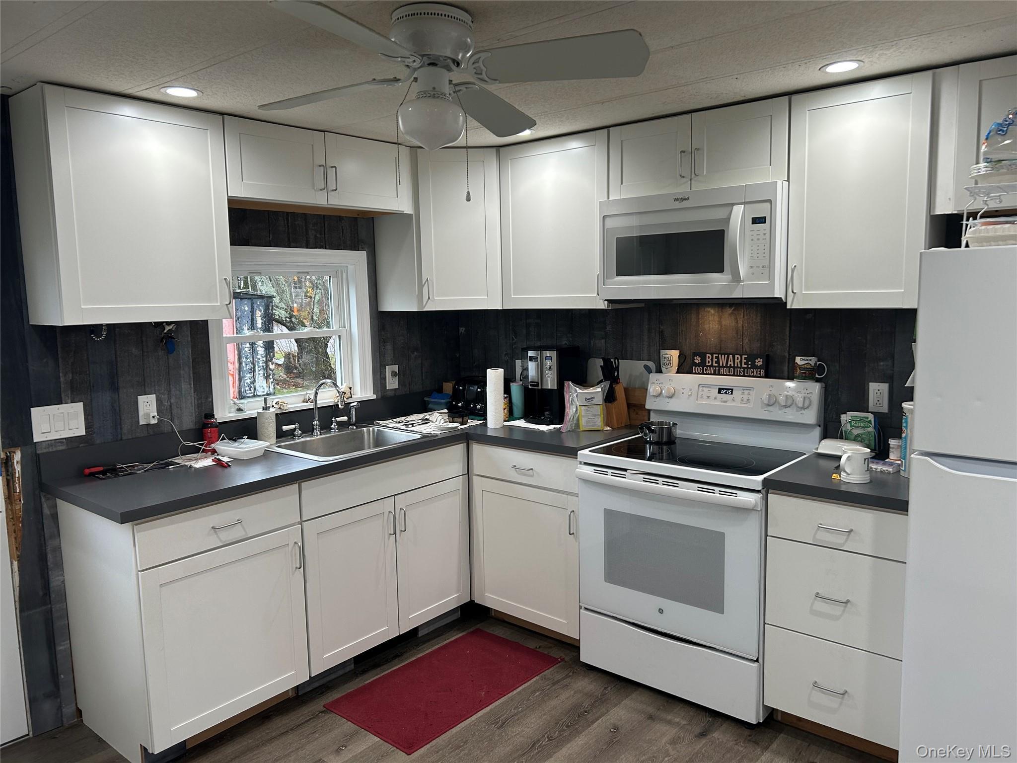 Single Family Fanning  Suffolk County, NY 11901, MLS-941978-5