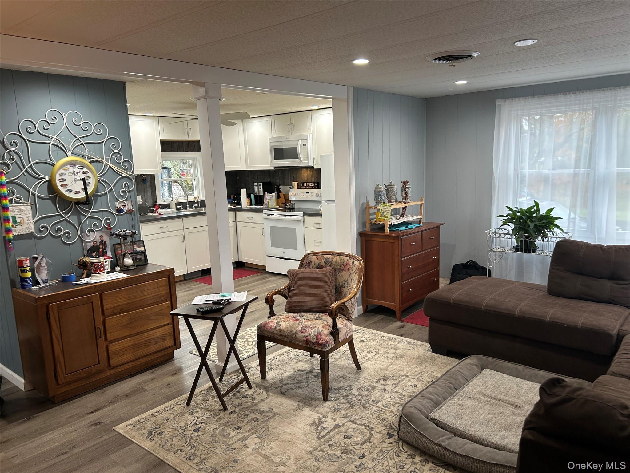 Single Family Fanning  Suffolk County, NY 11901, MLS-941978-6