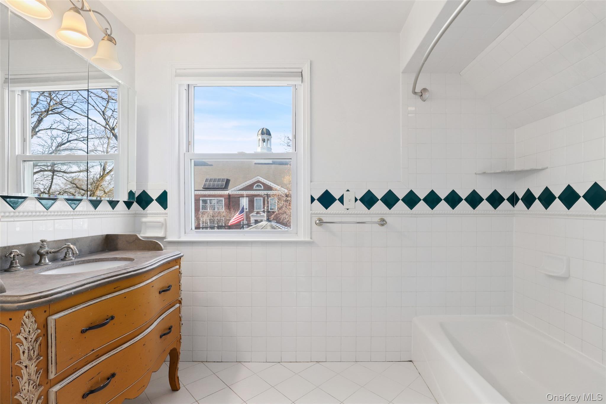 Single Family Oakridge Westchester County, NY 10573, MLS-942009-12