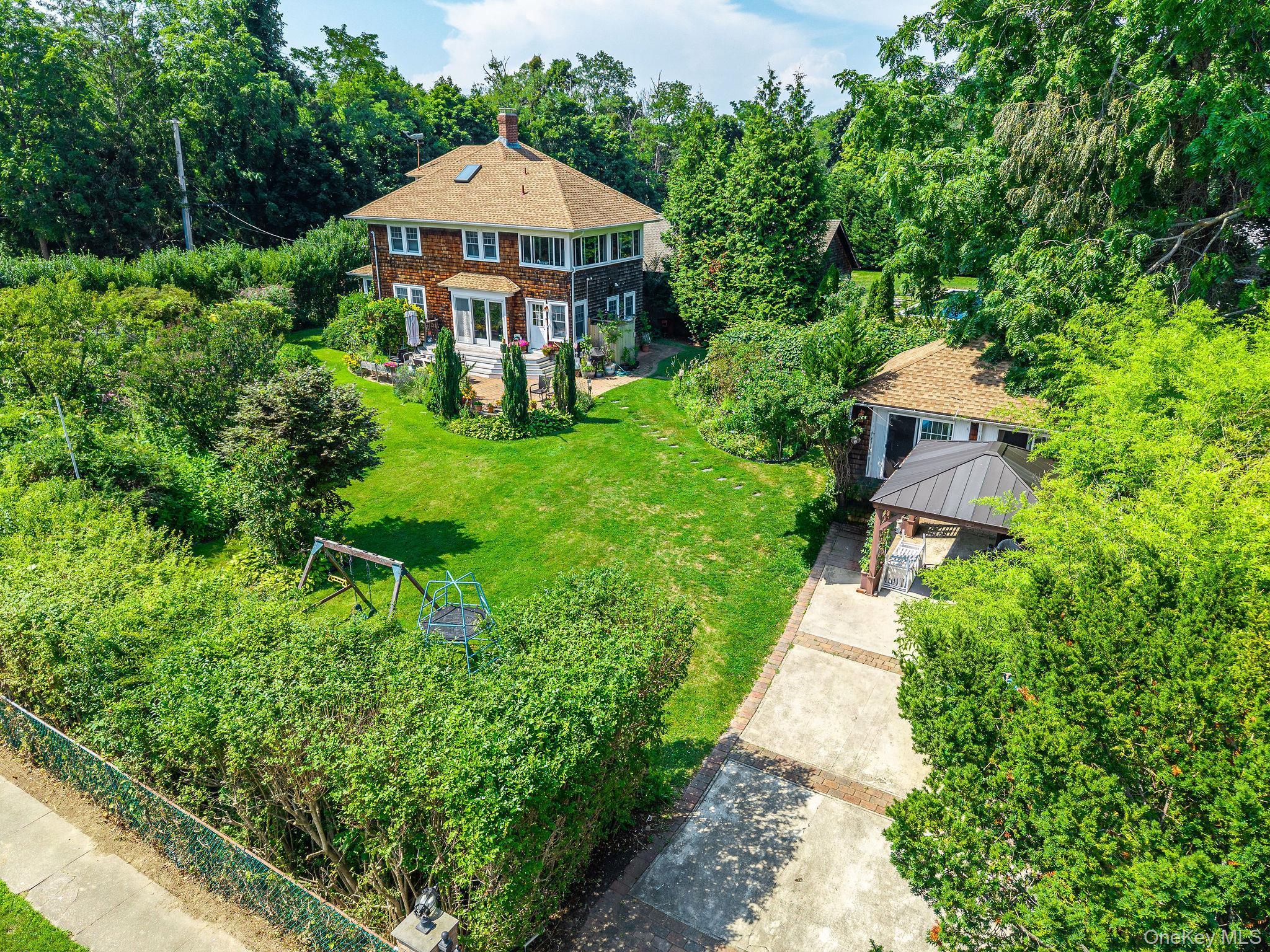 Single Family 9th Street  Suffolk County, NY 11944, MLS-942025-41
