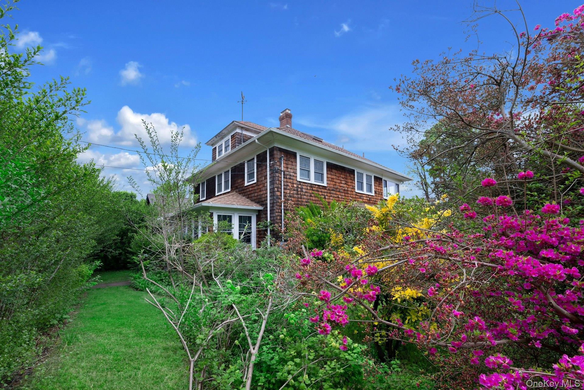 Single Family 9th Street  Suffolk County, NY 11944, MLS-942025-42
