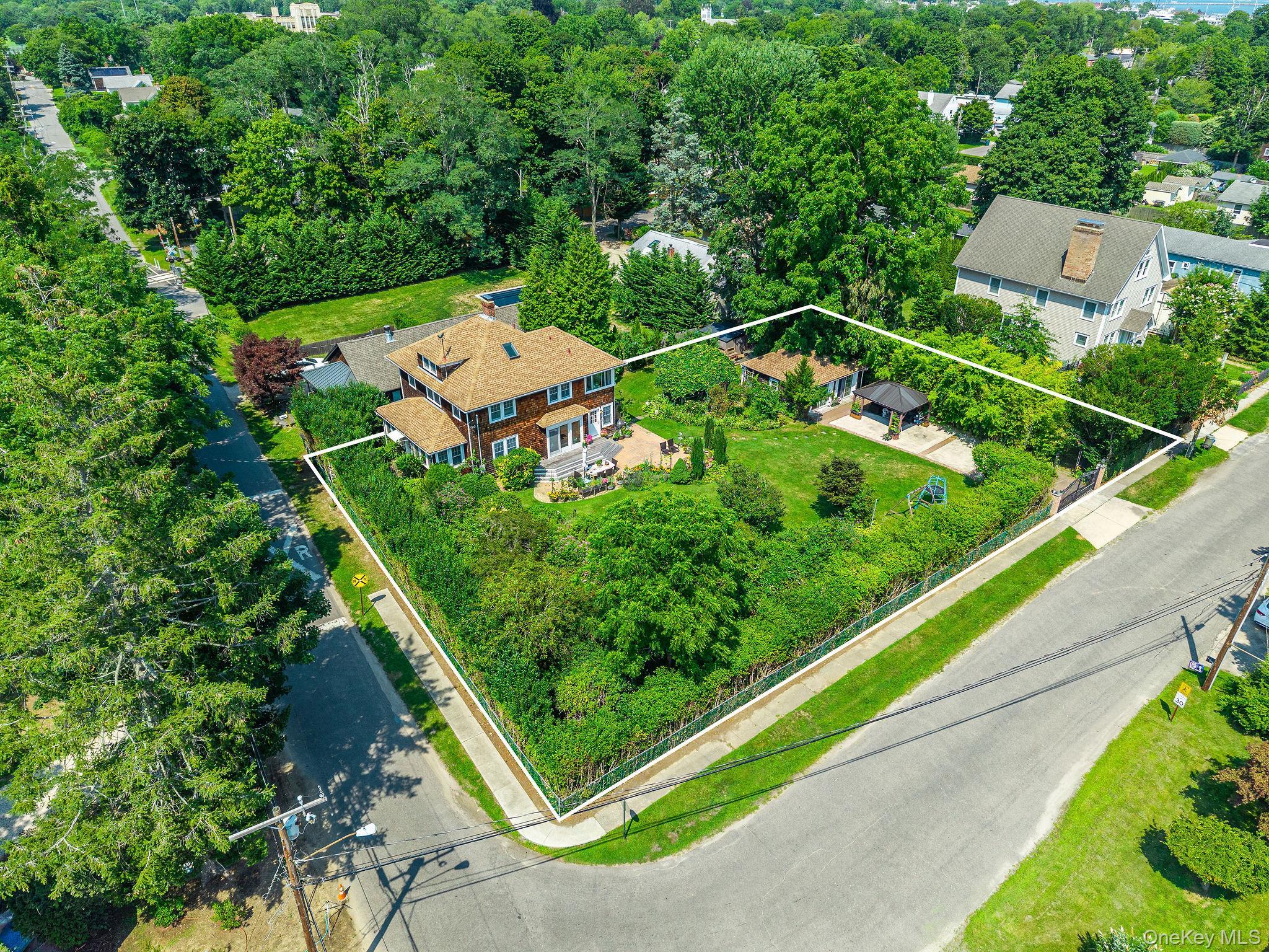 Single Family 9th Street  Suffolk County, NY 11944, MLS-942025-44