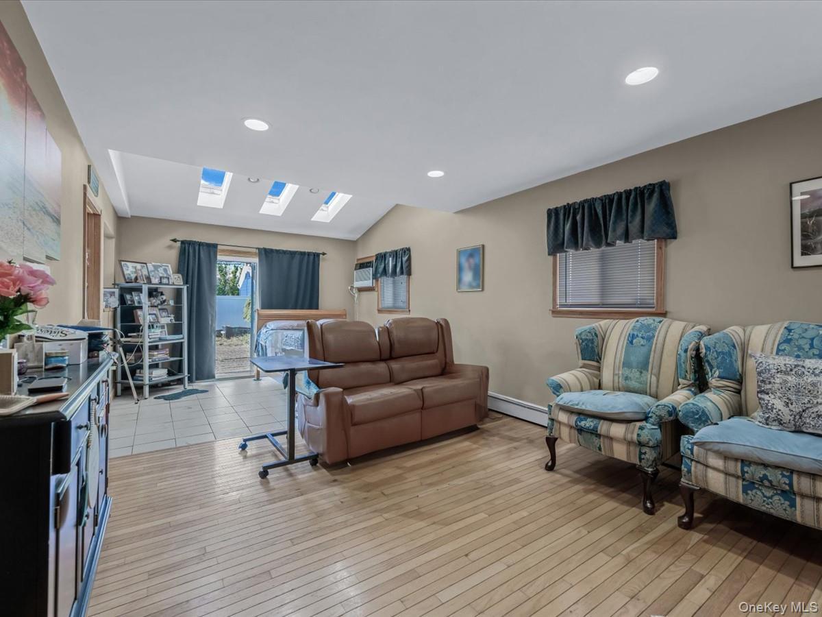 Single Family Cable Nassau County, NY 11801, MLS-942029-7