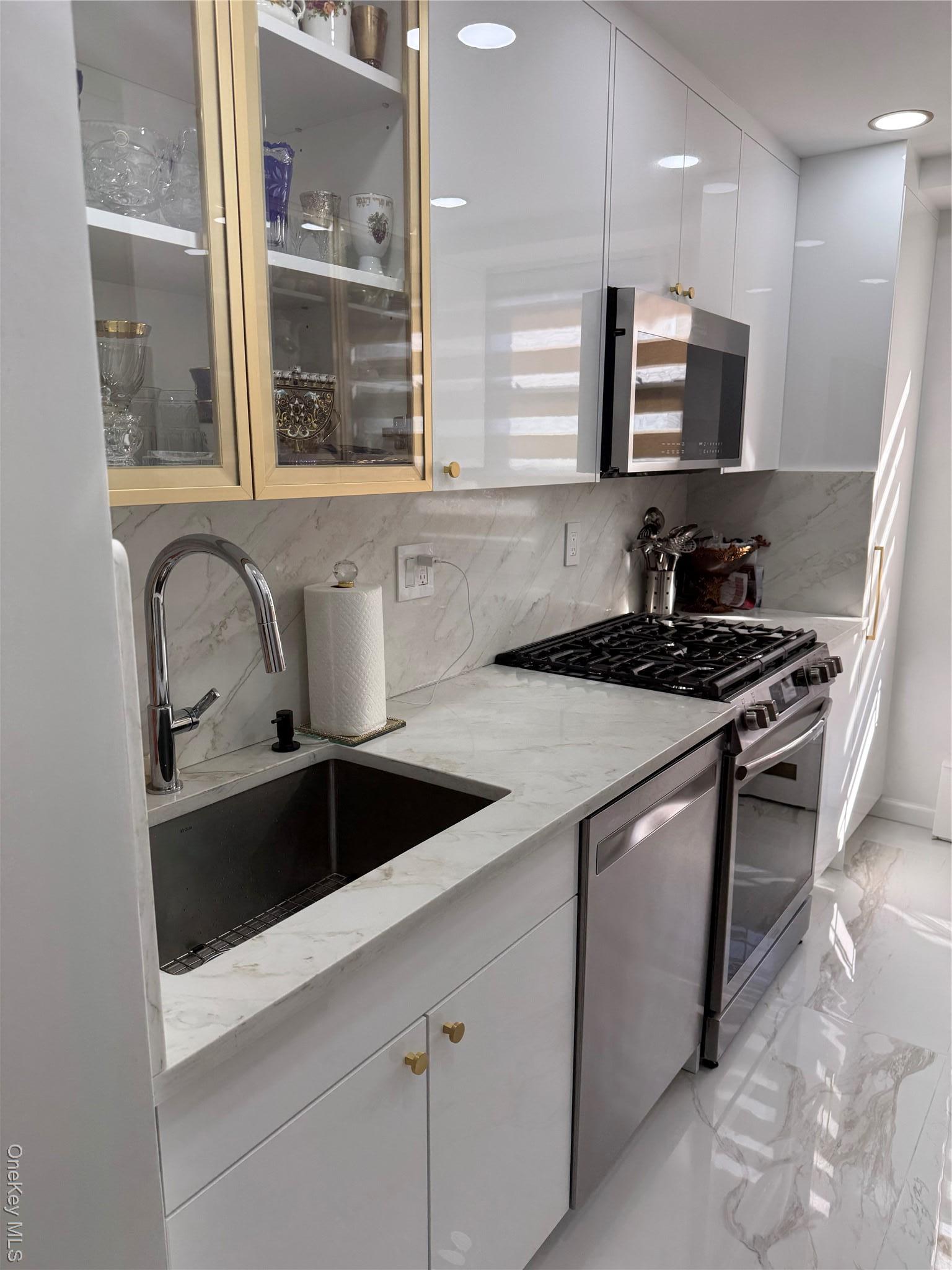 Coop 98th  Queens, NY 11374, MLS-942039-4