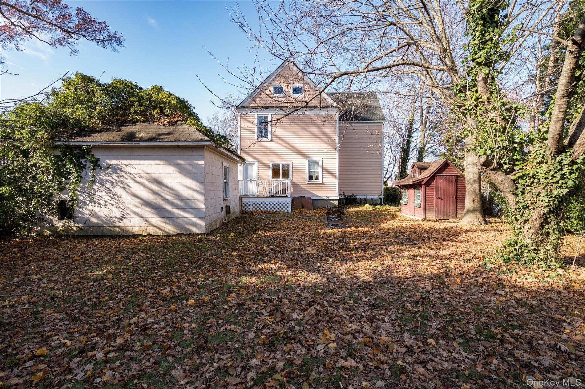 Single Family Oldfield  Suffolk County, NY 11701, MLS-942058-28