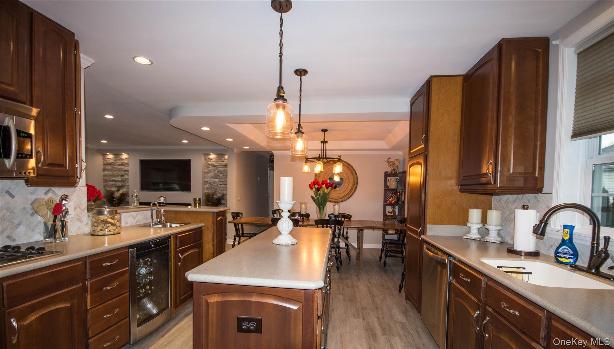 Single Family Old Country Rd  Suffolk County, NY 11901, MLS-942069-2