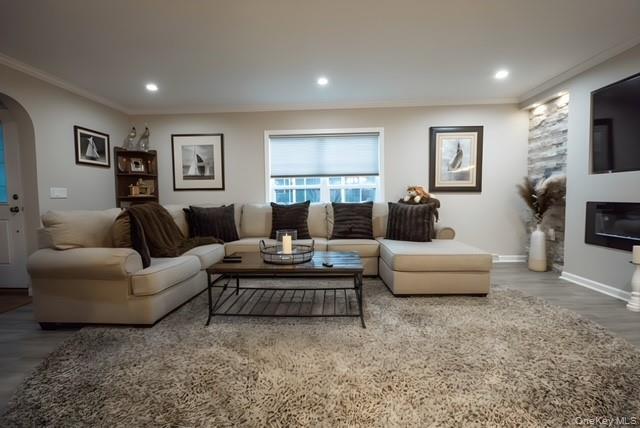 Single Family Old Country Rd  Suffolk County, NY 11901, MLS-942069-5